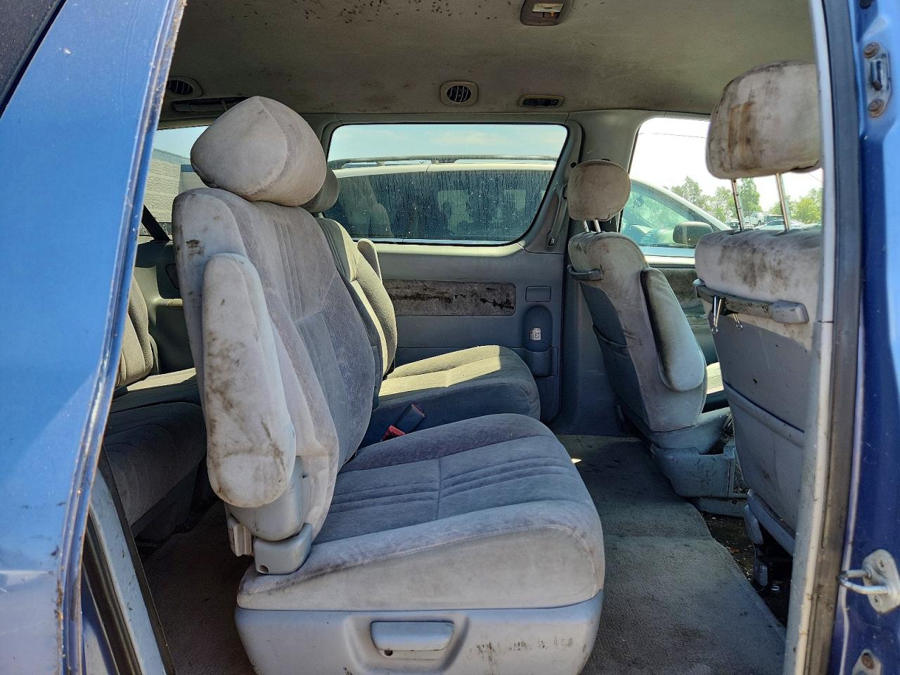 1998 Toyota Sienna Le Blue vin: 4T3ZF13C3WU067522