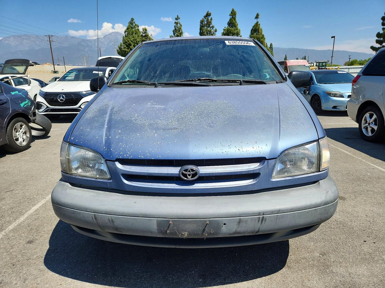 1998 Toyota Sienna Le Blue vin: 4T3ZF13C3WU067522
