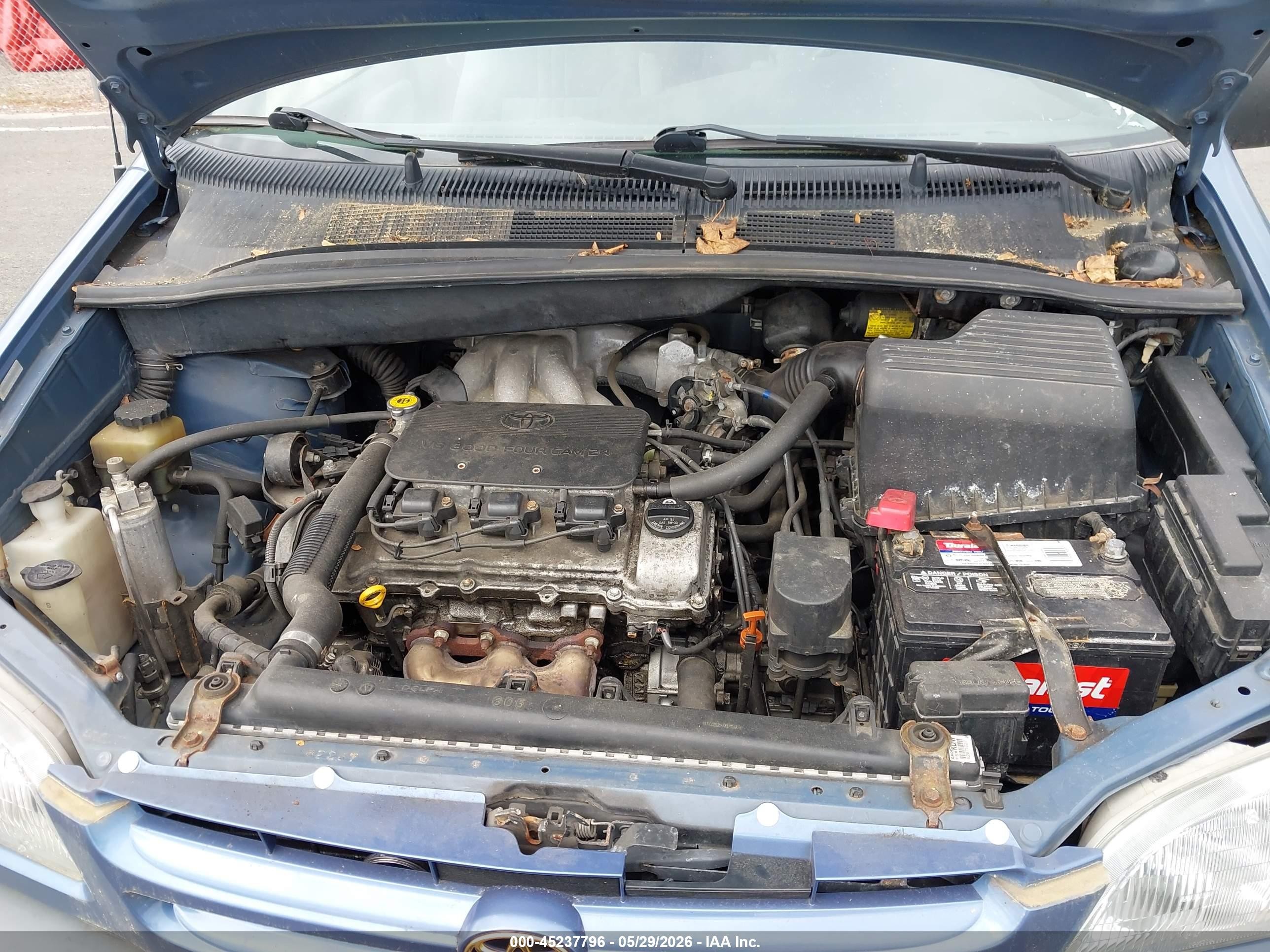 2000 Toyota Sienna Le Blue vin: 4T3ZF13C3YU222119