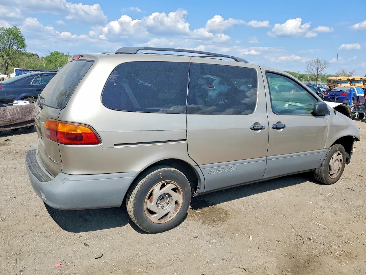 2000 Toyota Sienna Le Beige vin: 4T3ZF13C3YU317344