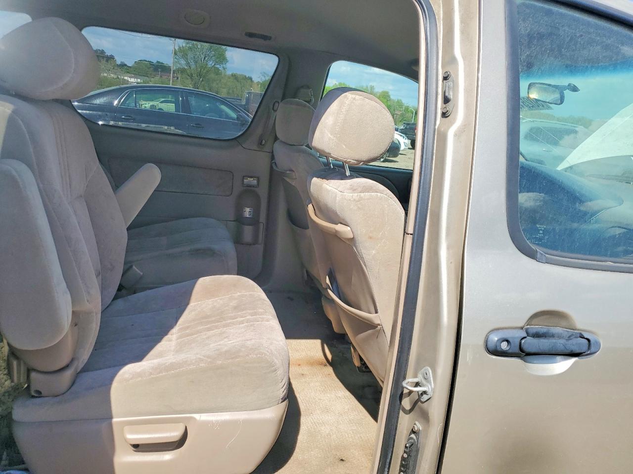 2000 Toyota Sienna Le Beige vin: 4T3ZF13C3YU317344