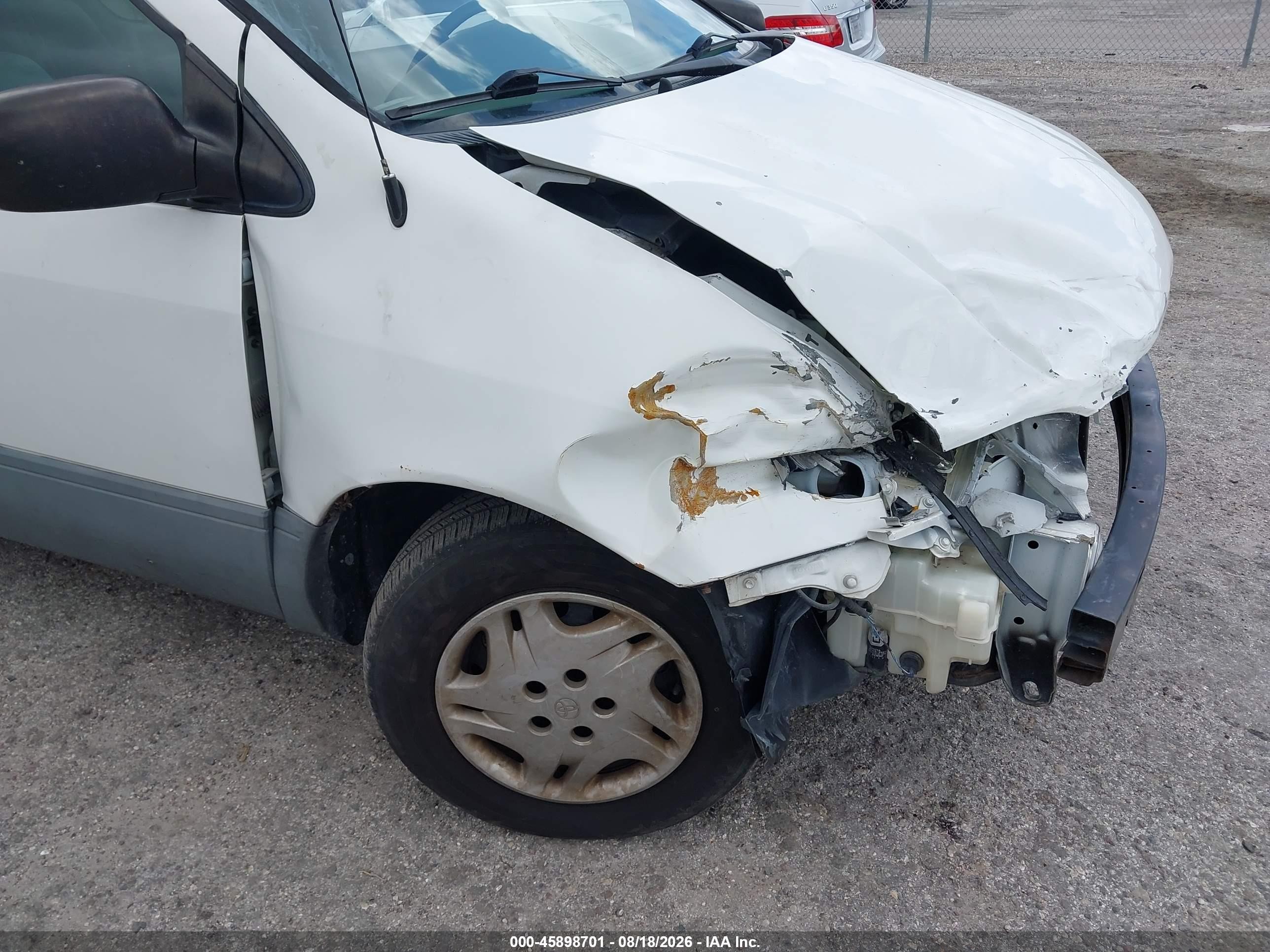 2001 Toyota Sienna Le White vin: 4T3ZF13C41U345322