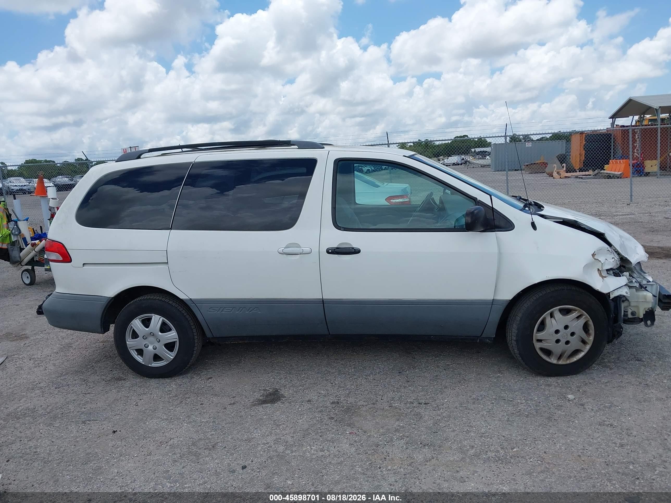 2001 Toyota Sienna Le White vin: 4T3ZF13C41U345322