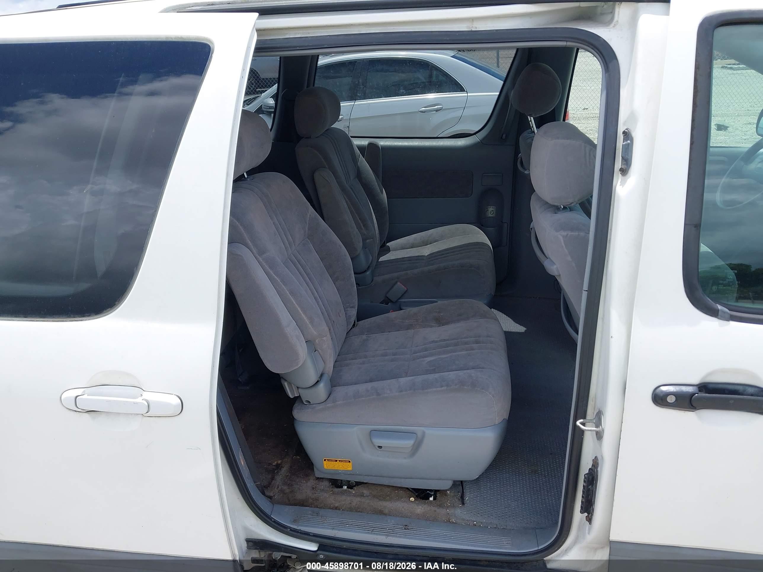 2001 Toyota Sienna Le White vin: 4T3ZF13C41U345322