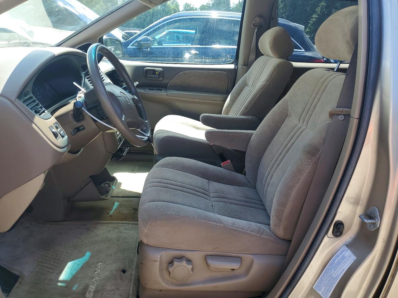 2001 Toyota Sienna Le Tan vin: 4T3ZF13C41U355185