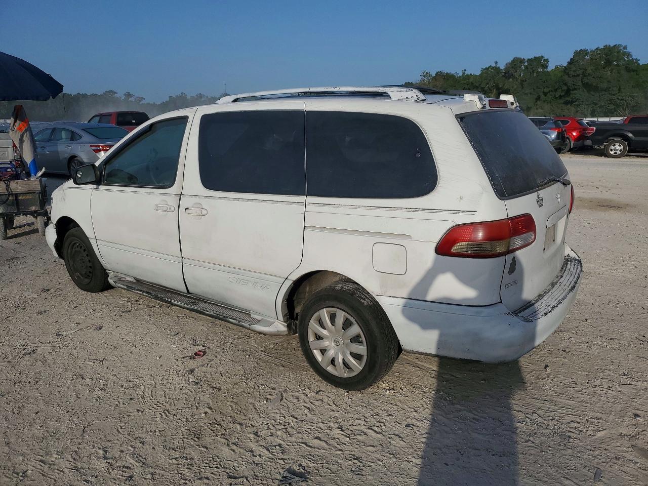 2001 Toyt Sienna White vin: 4T3ZF13C41U370706