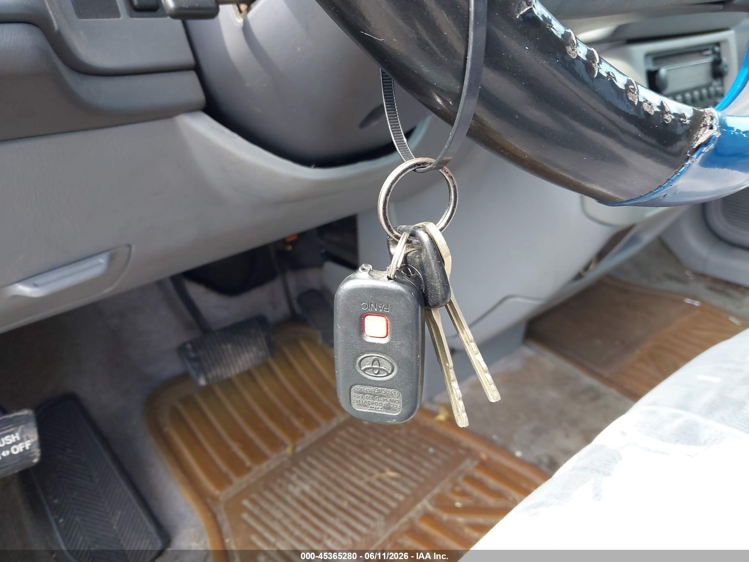 2002 Toyota Sienna Le Blue vin: 4T3ZF13C42U419629