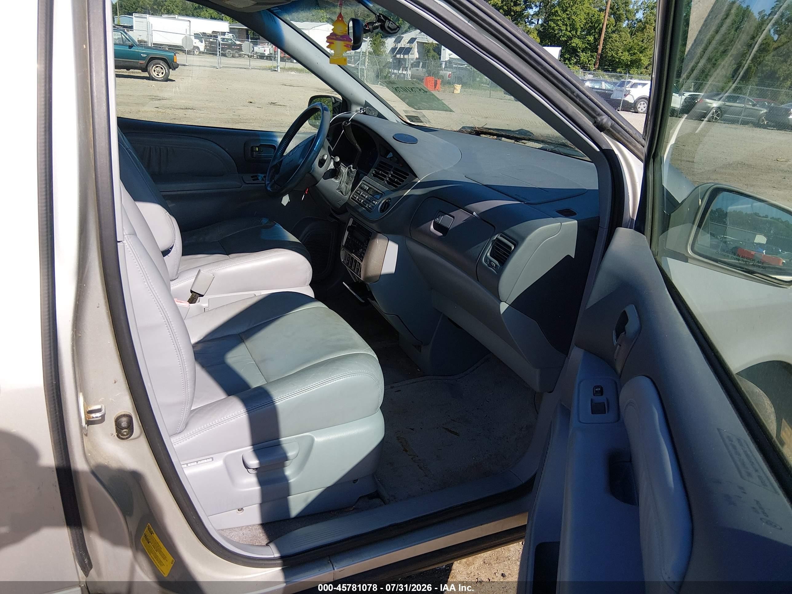 2002 Toyota Sienna Xle Silver vin: 4T3ZF13C42U424460