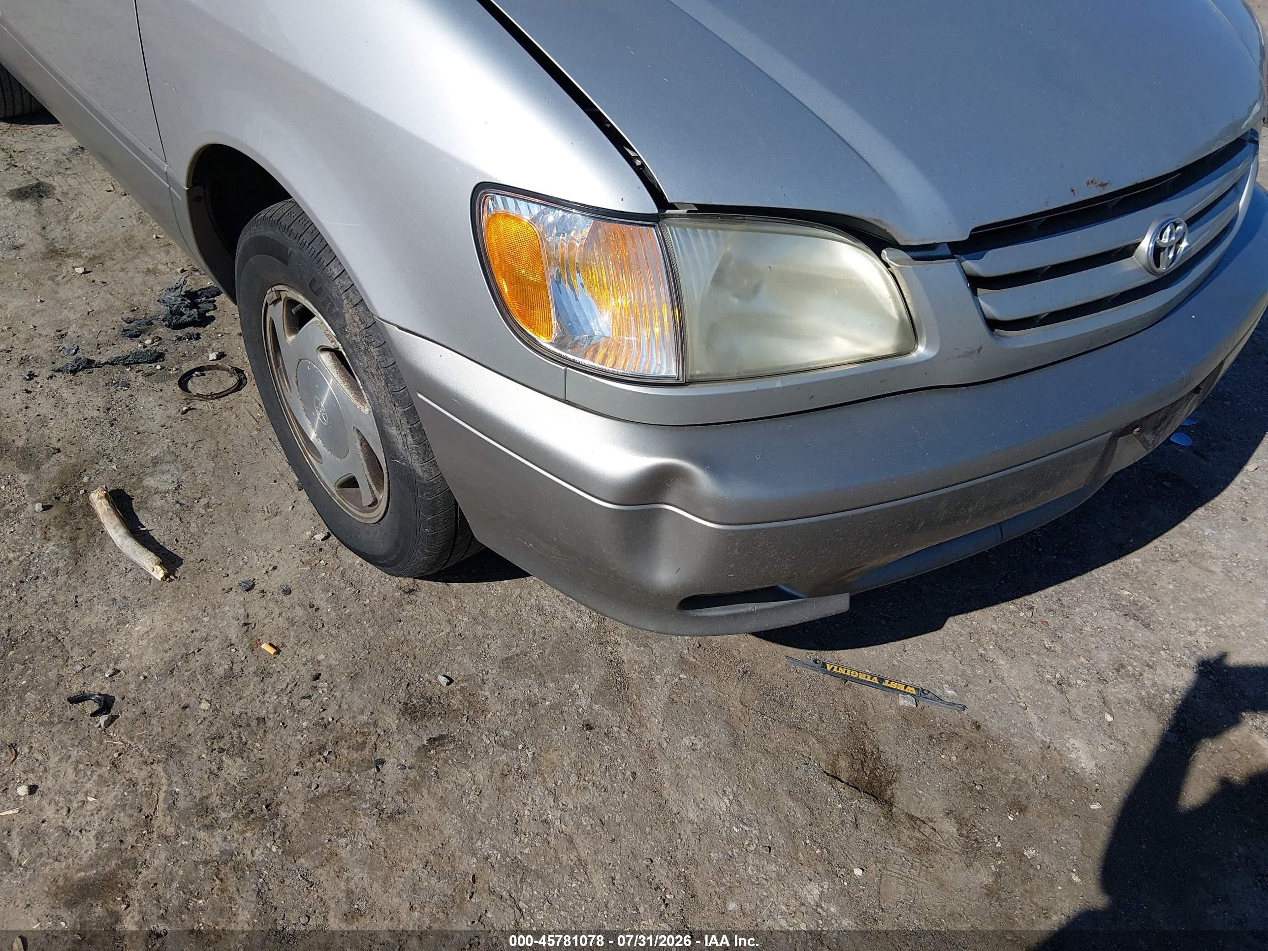 2002 Toyota Sienna Xle Silver vin: 4T3ZF13C42U424460
