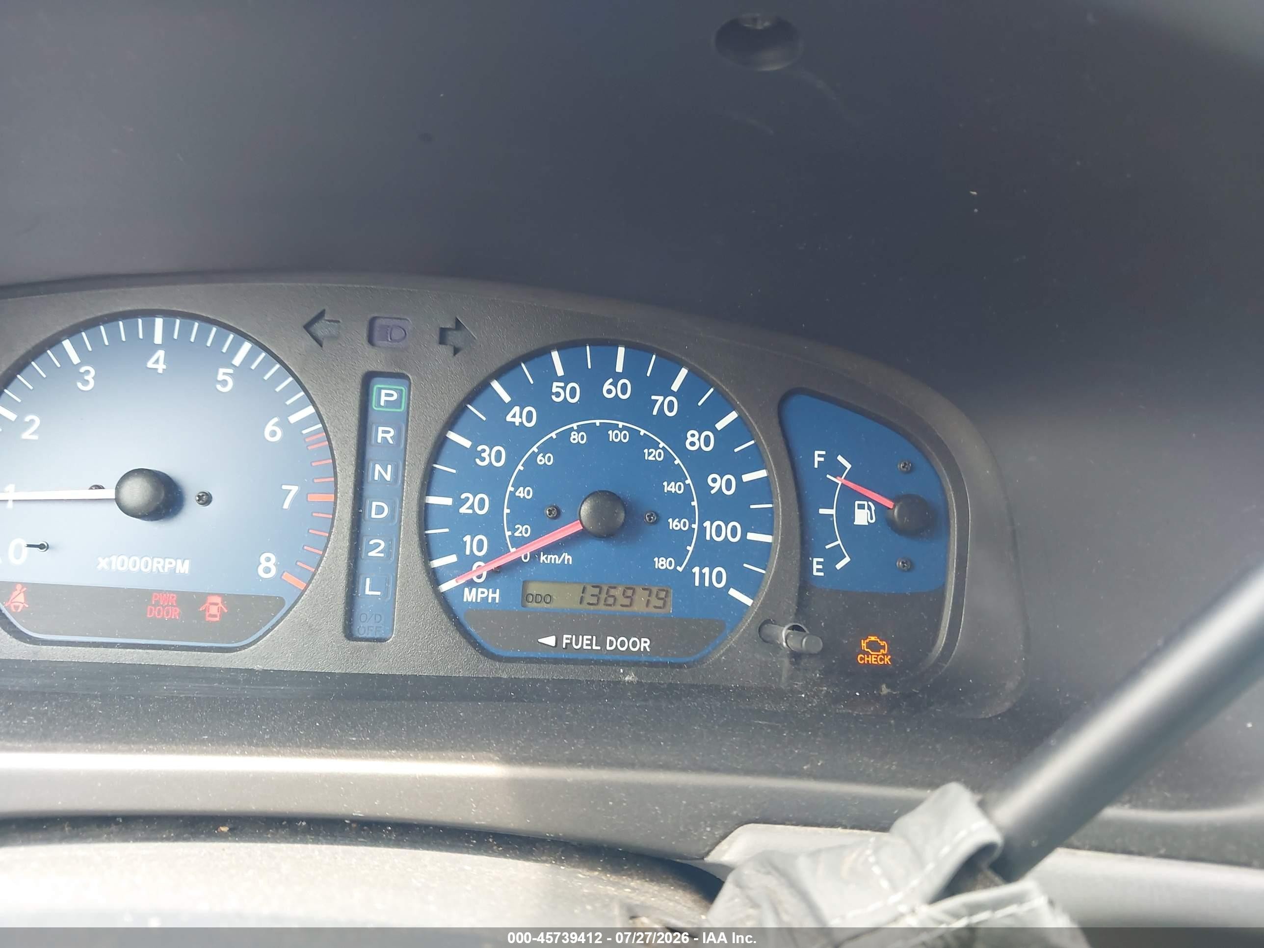 2002 Toyota Sienna Le Silver vin: 4T3ZF13C42U485999
