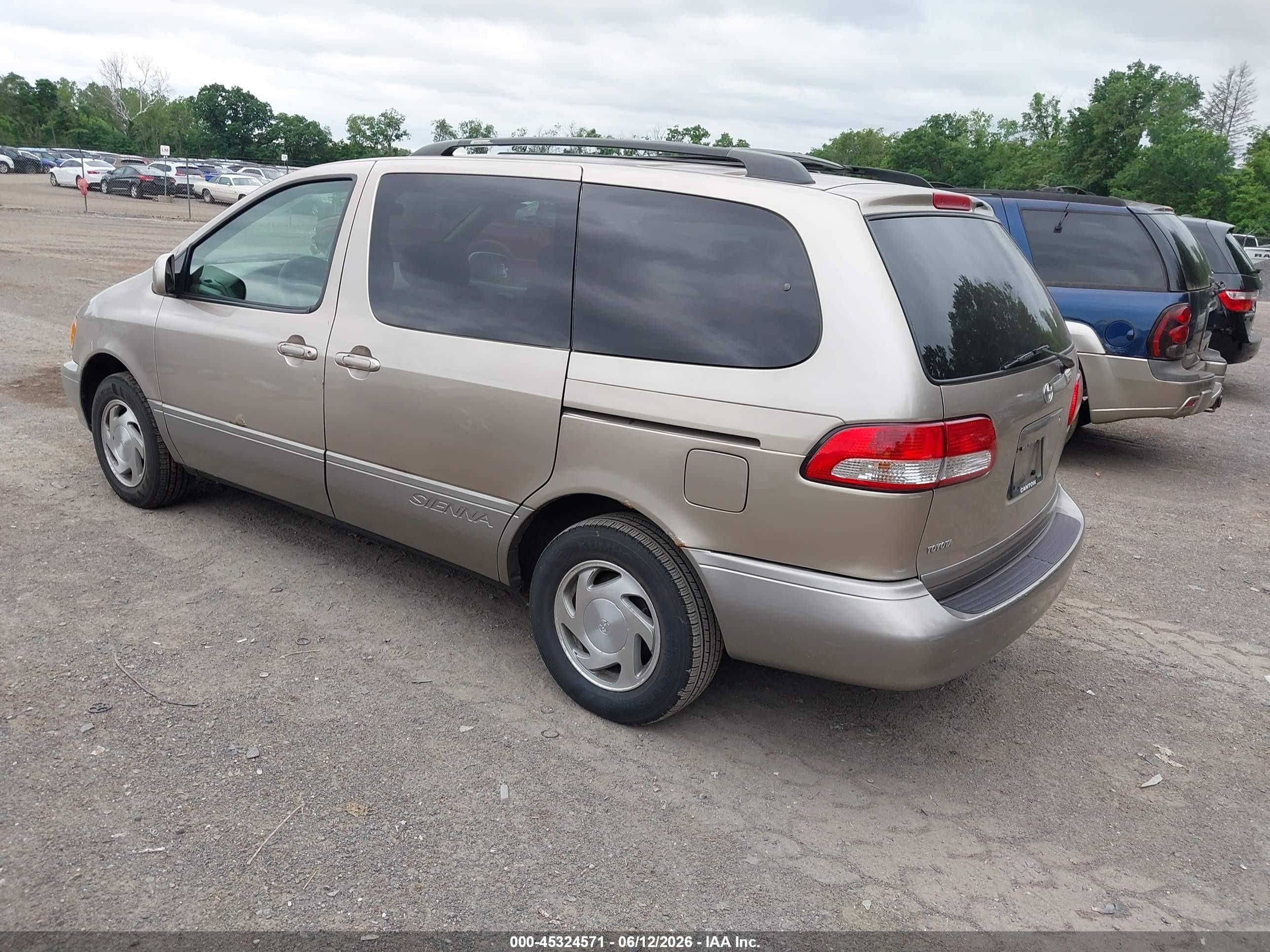 2003 Toyota Sienna Le Brown vin: 4T3ZF13C43U519876