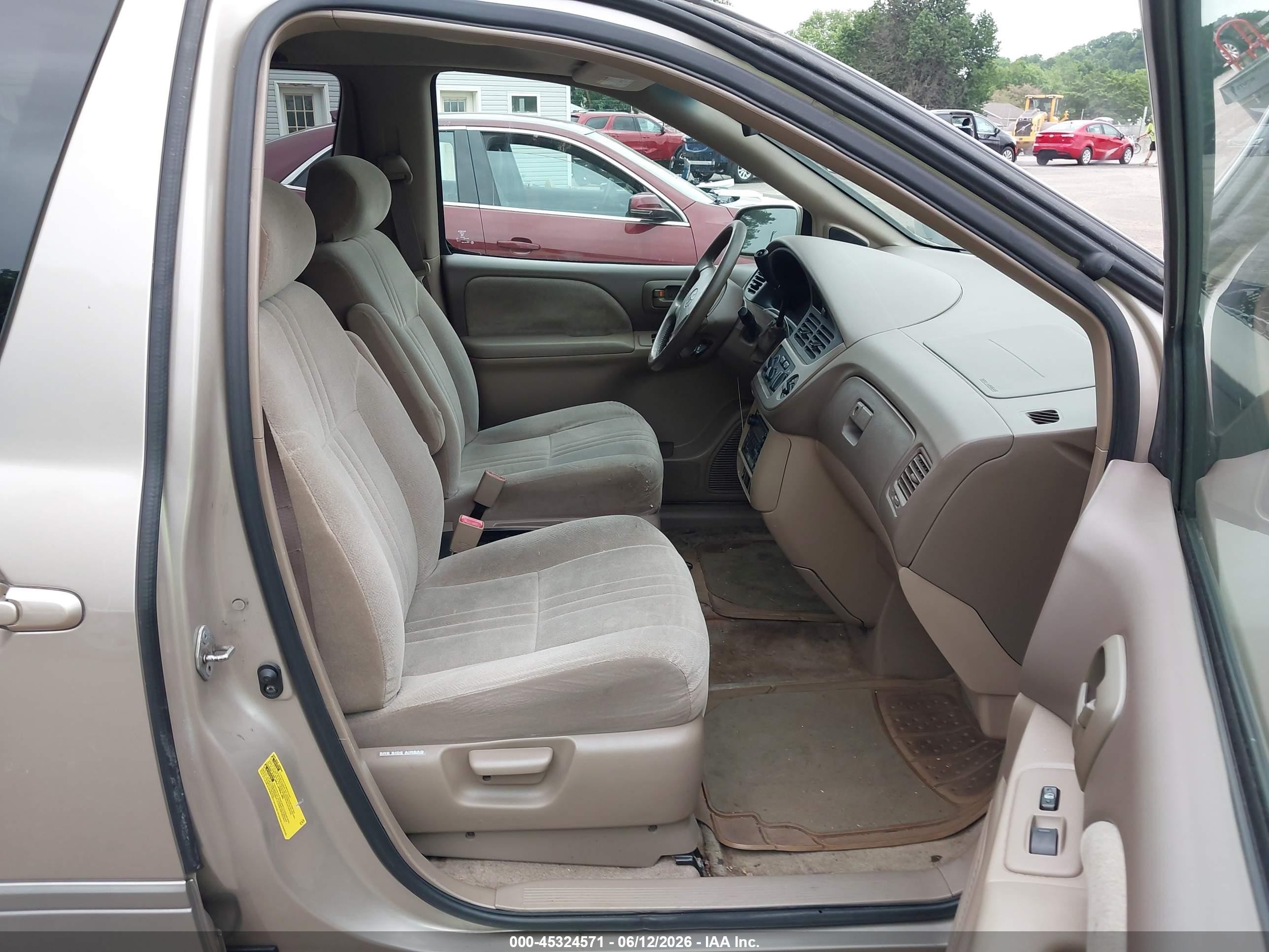 2003 Toyota Sienna Le Brown vin: 4T3ZF13C43U519876
