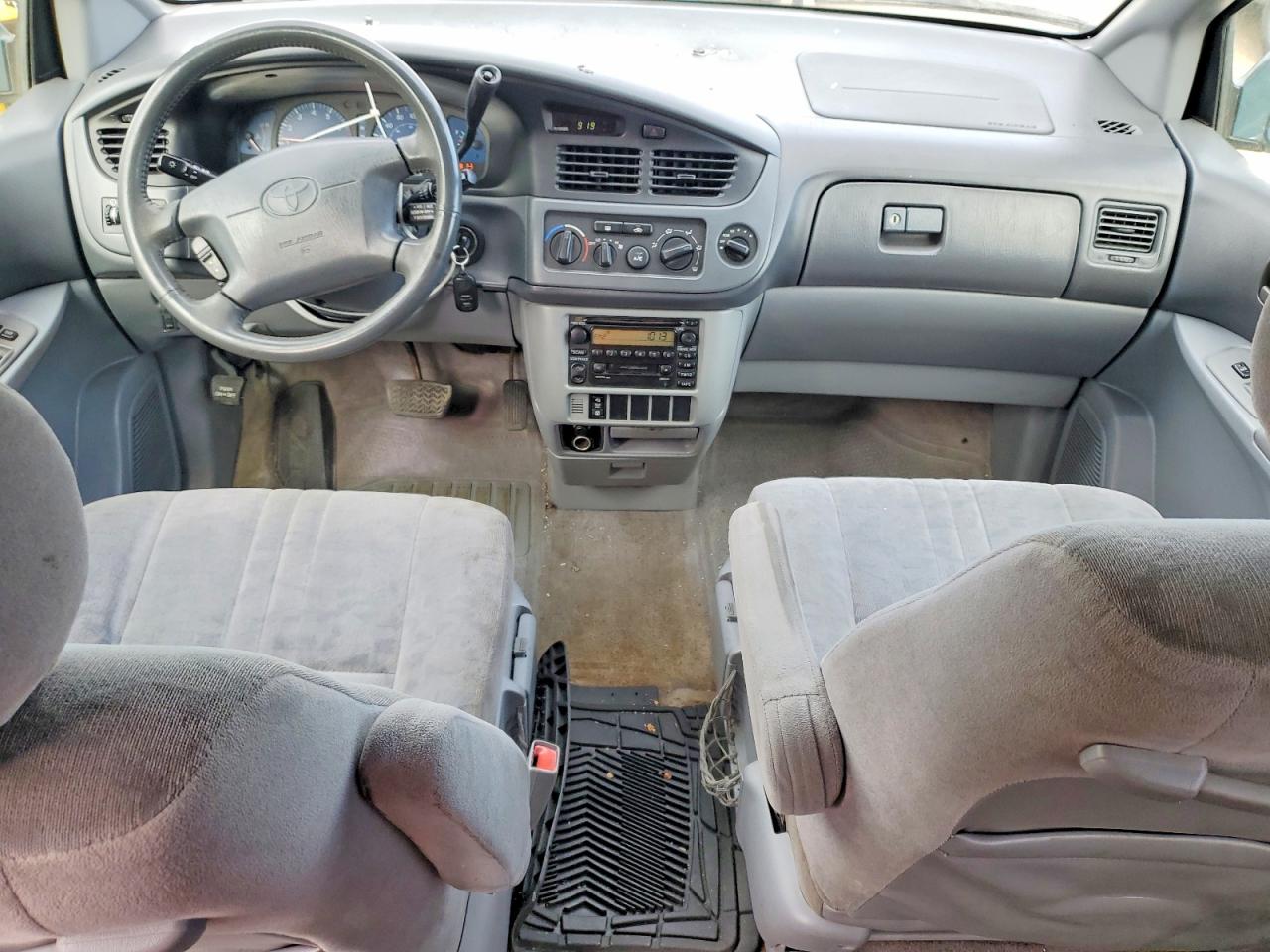2003 Toyota Sienna Le Синий vin: 4T3ZF13C43U538721