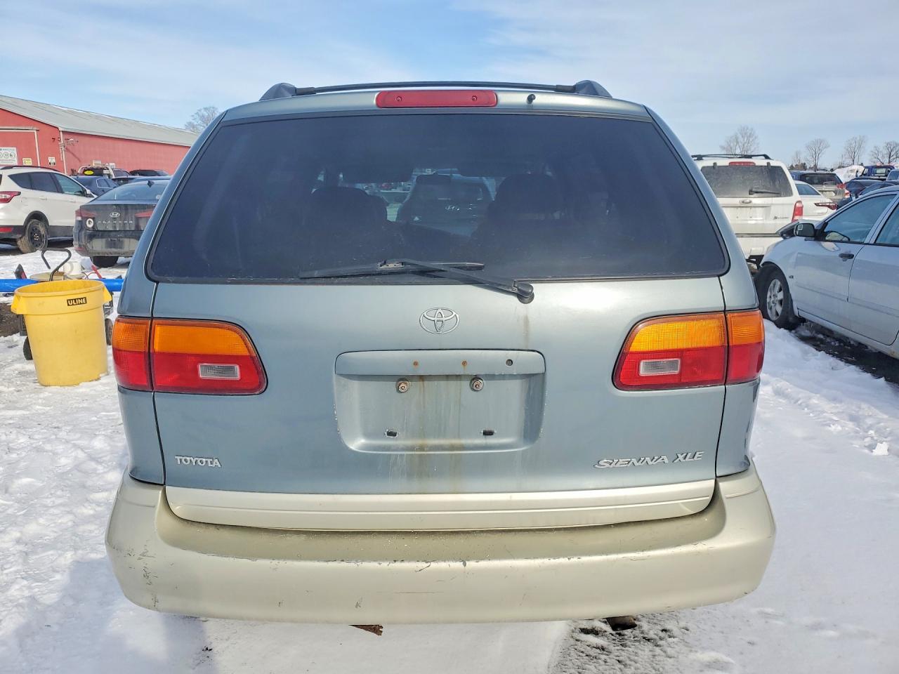 2000 Toyota Sienna Le Blue vin: 4T3ZF13C4YU273211