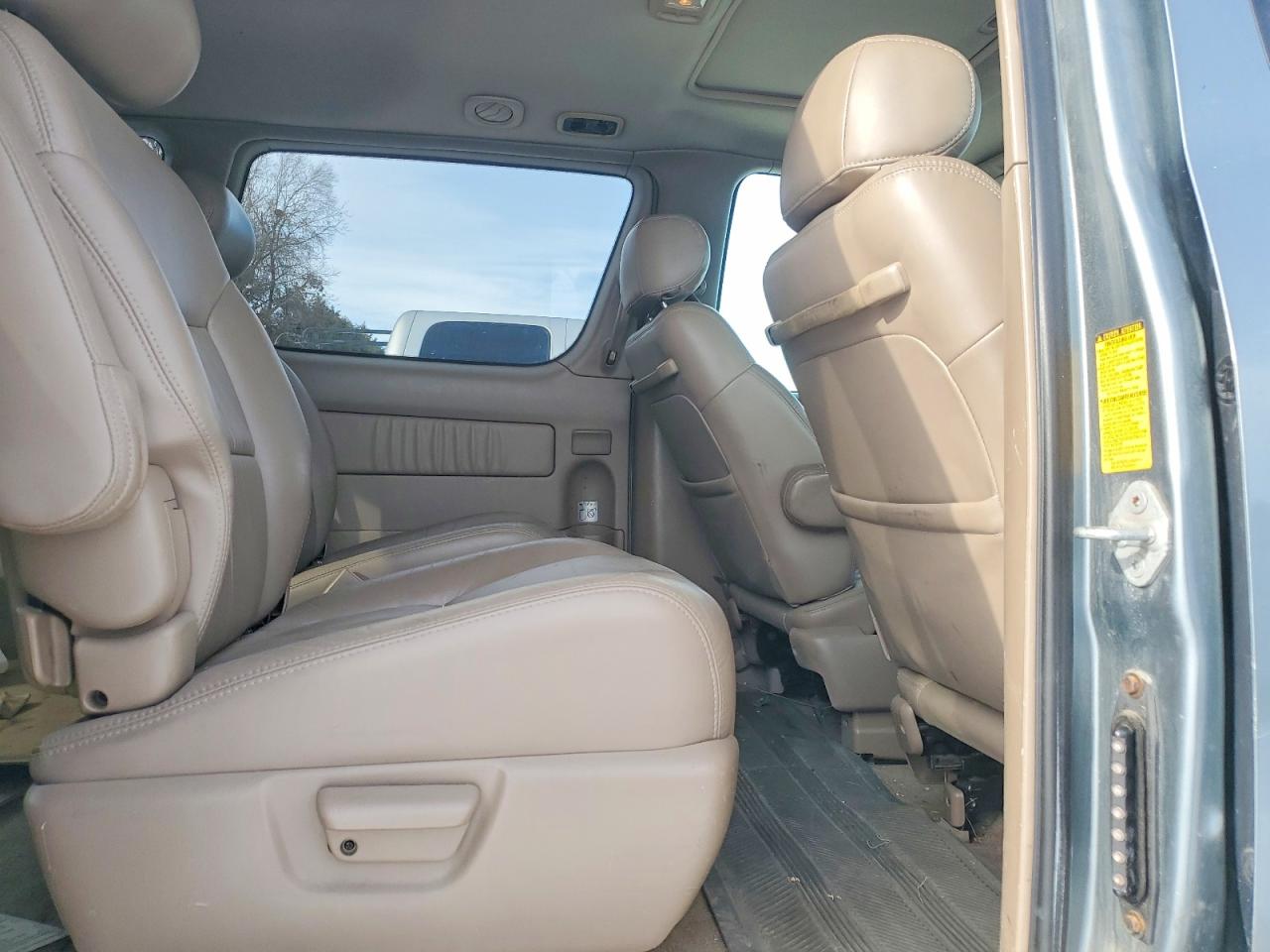 2000 Toyota Sienna Le Blue vin: 4T3ZF13C4YU273211