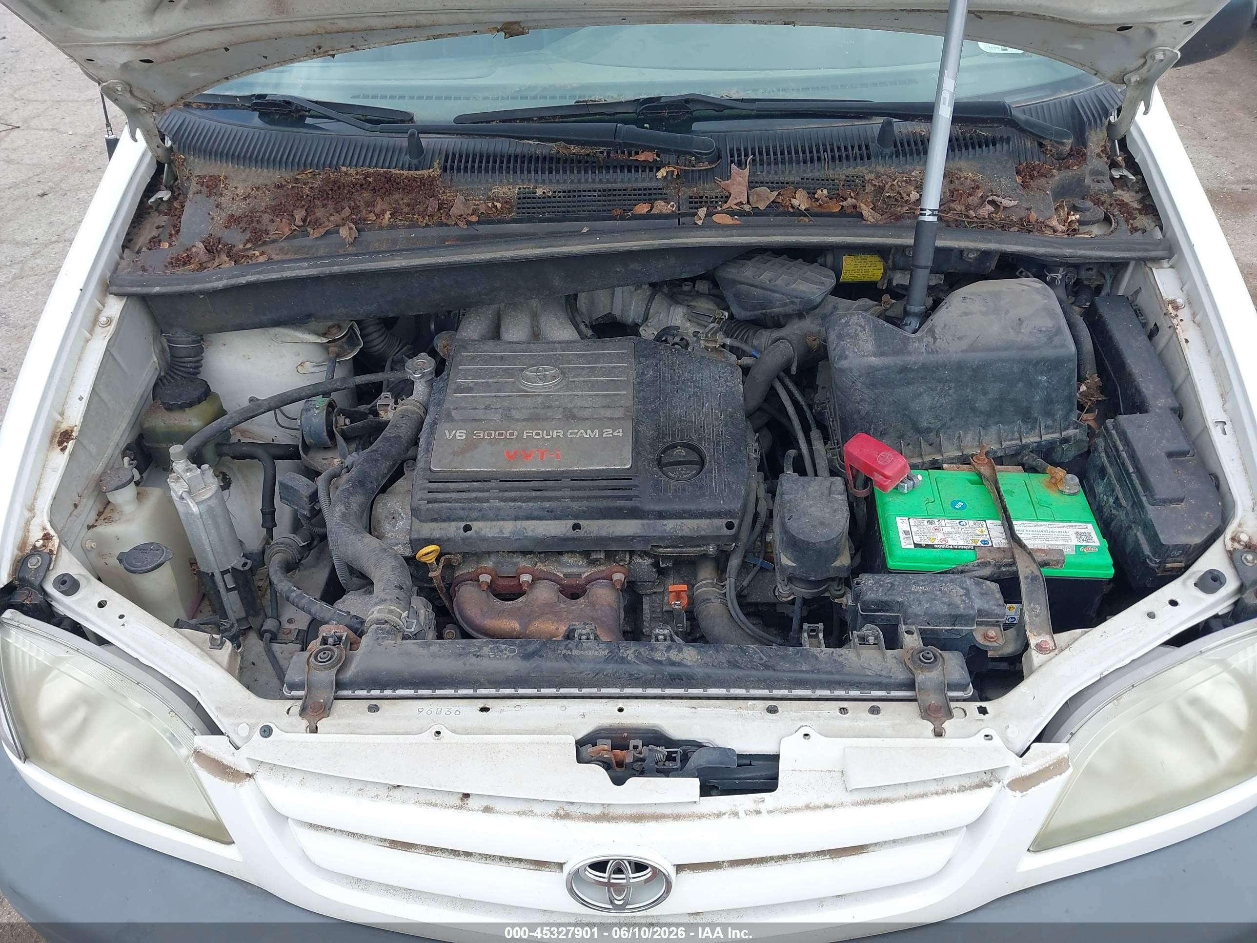 2001 Toyota Sienna Le White vin: 4T3ZF13C51U376675