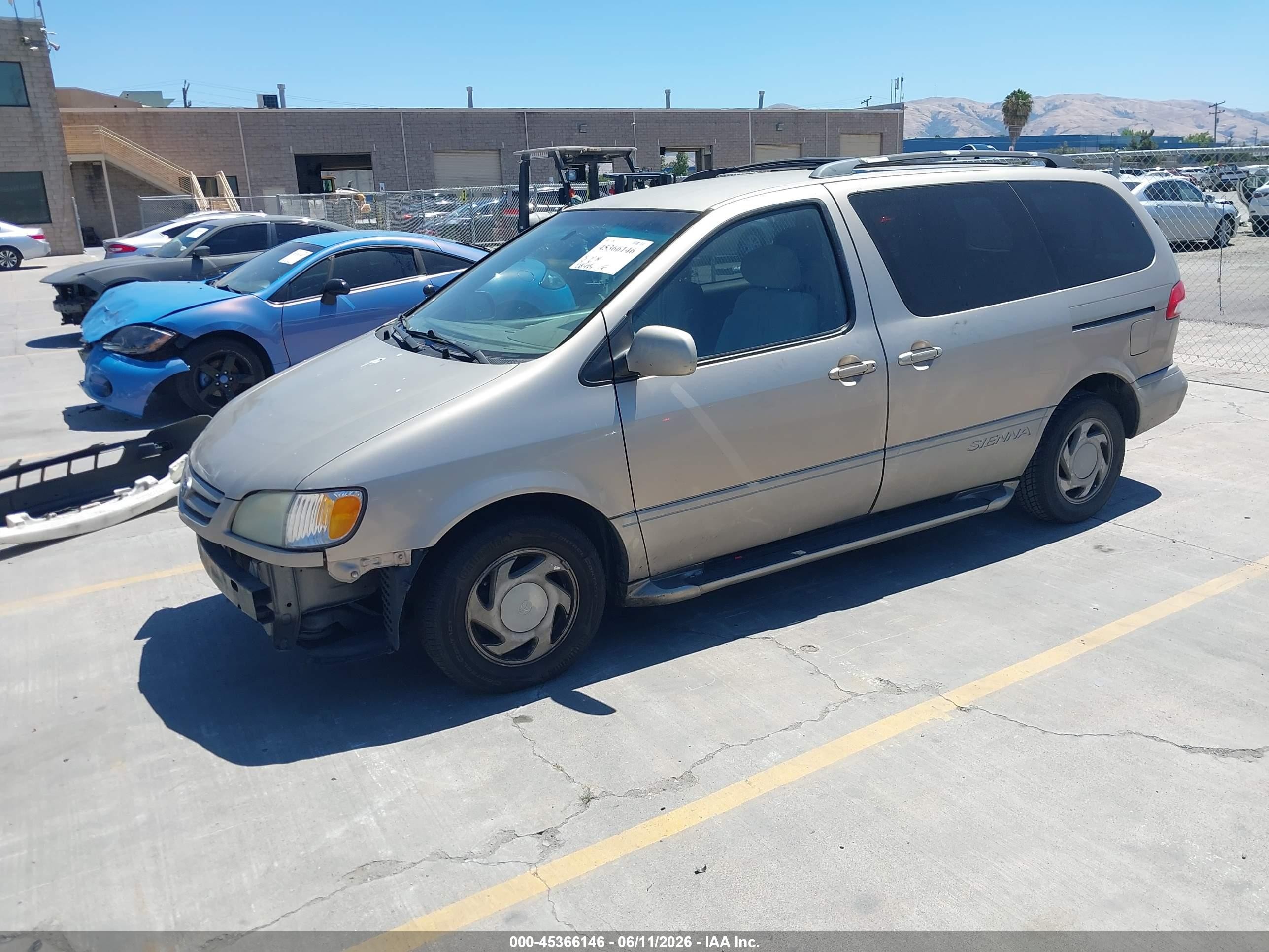 2002 Toyota Sienna Le Brown vin: 4T3ZF13C52U438416