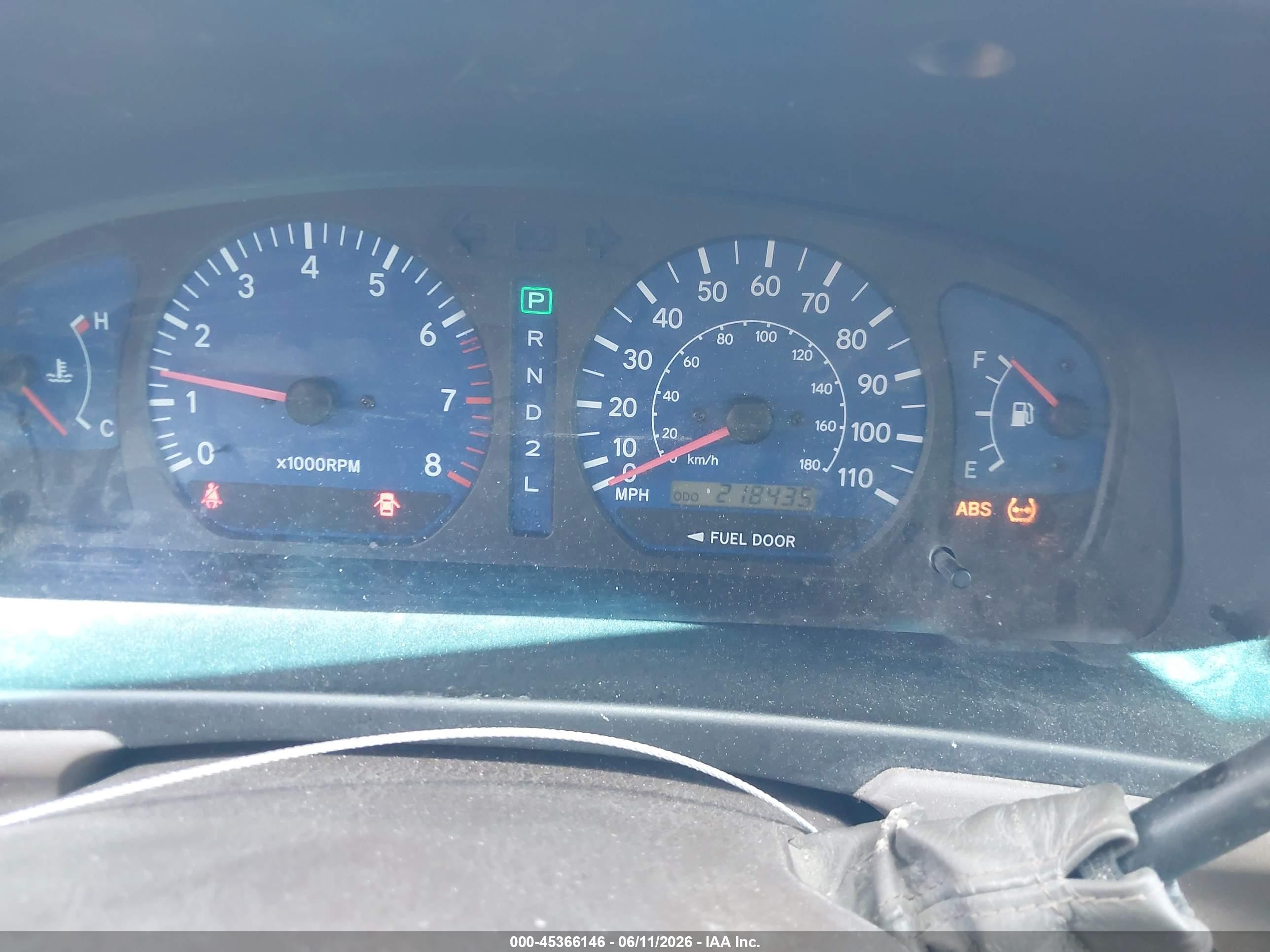 2002 Toyota Sienna Le Brown vin: 4T3ZF13C52U438416