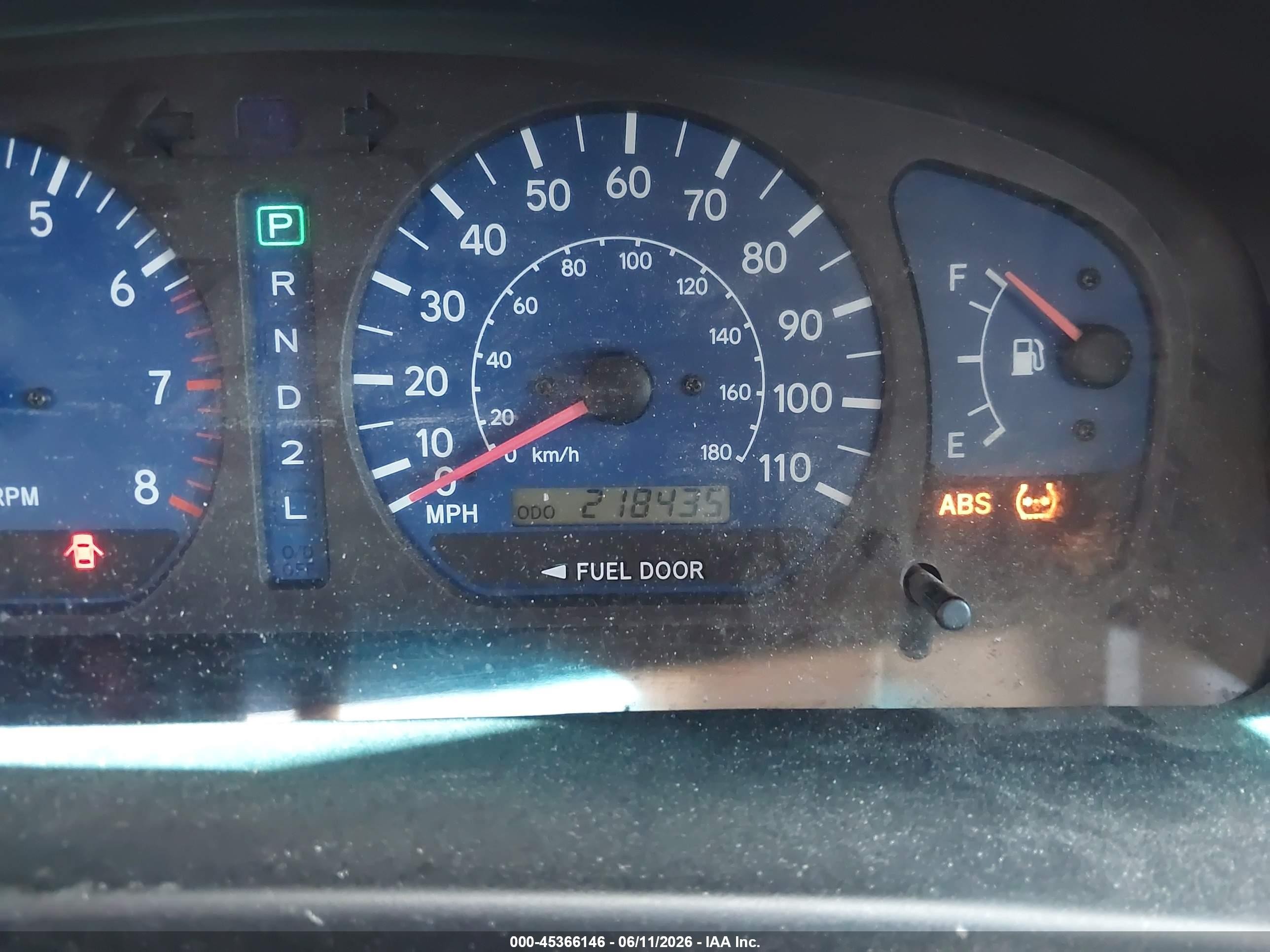 2002 Toyota Sienna Le Brown vin: 4T3ZF13C52U438416