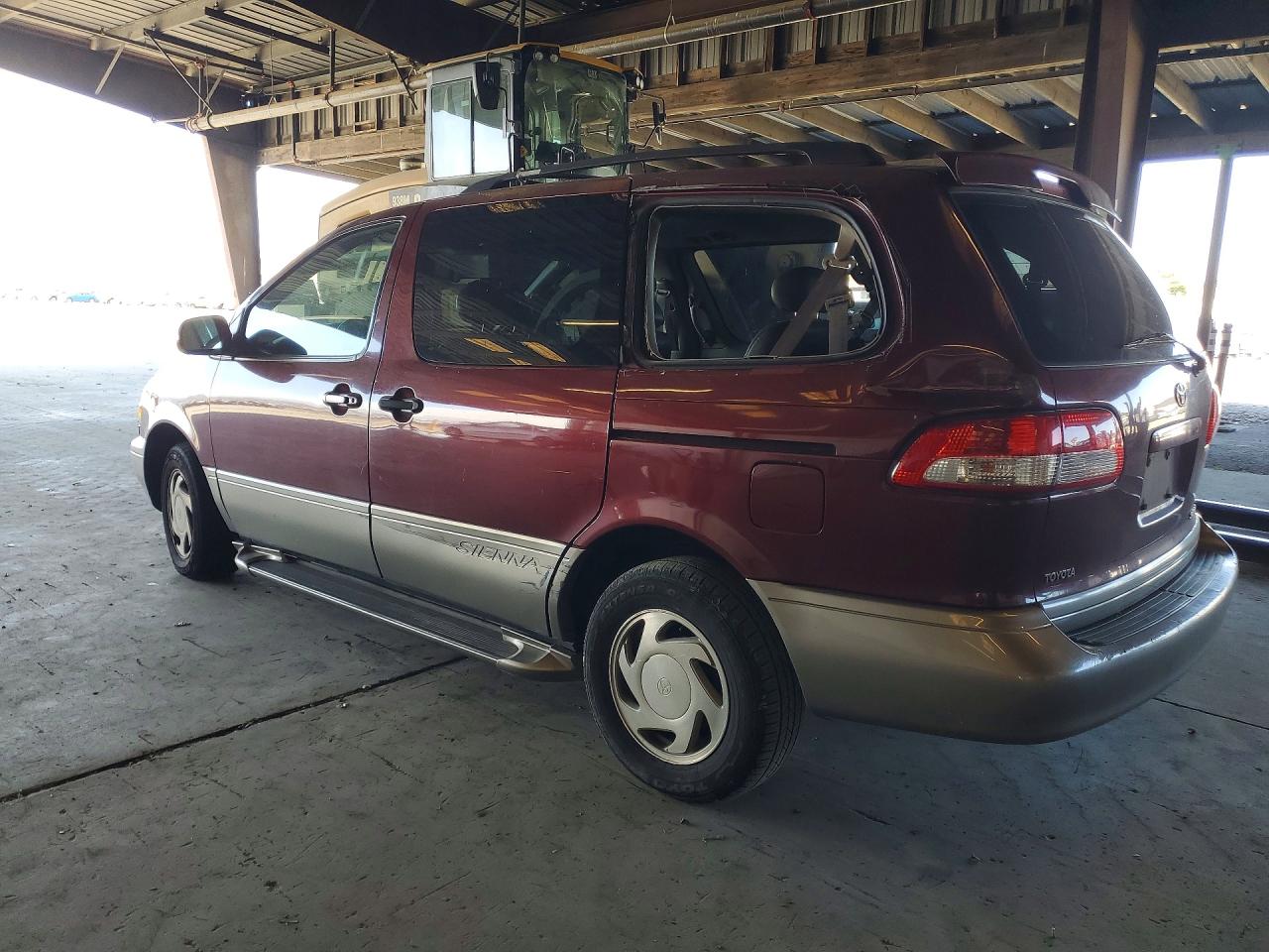 2002 Toyota Sienna Xle Burgundy vin: 4T3ZF13C52U455040