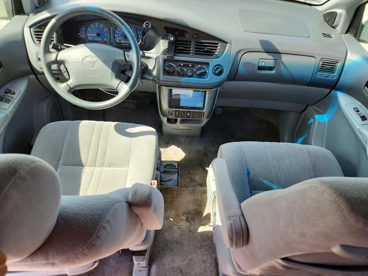 2003 Toyota Sienna Le Silver vin: 4T3ZF13C53U533043