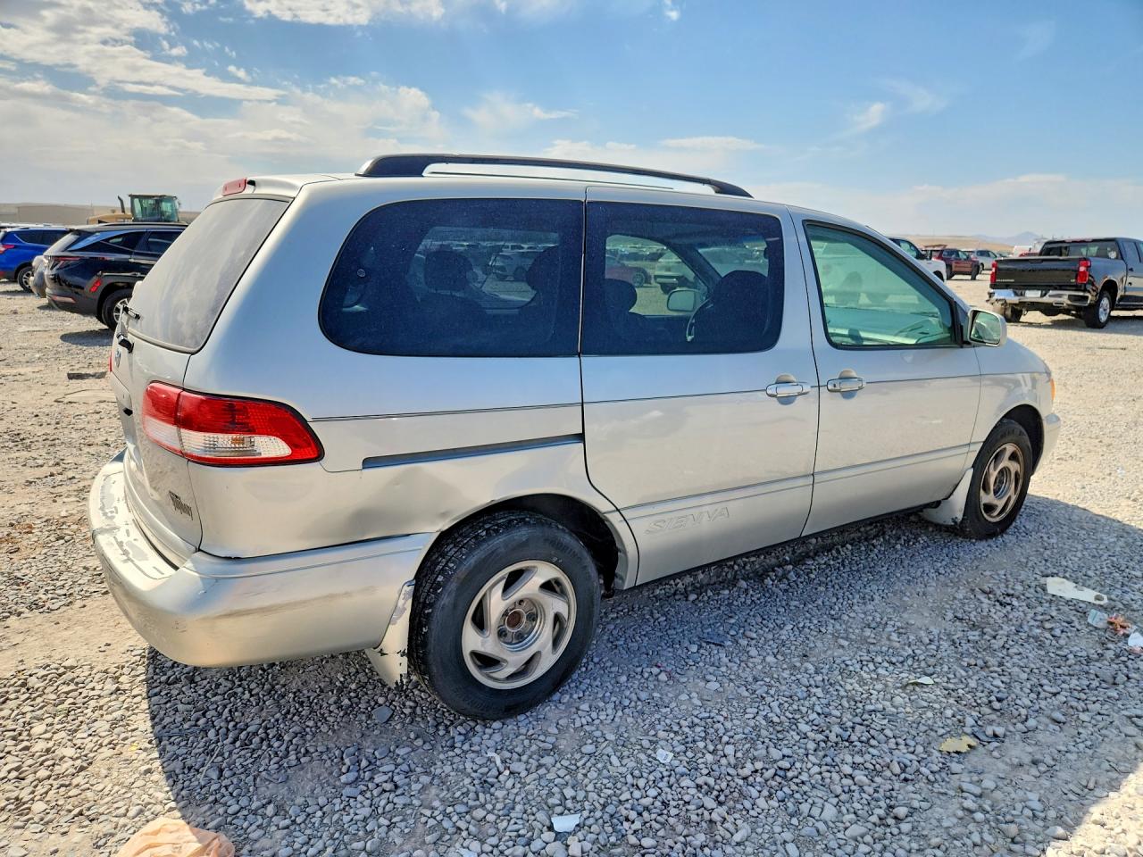 2003 Toyota Sienna Le Silver vin: 4T3ZF13C53U533043