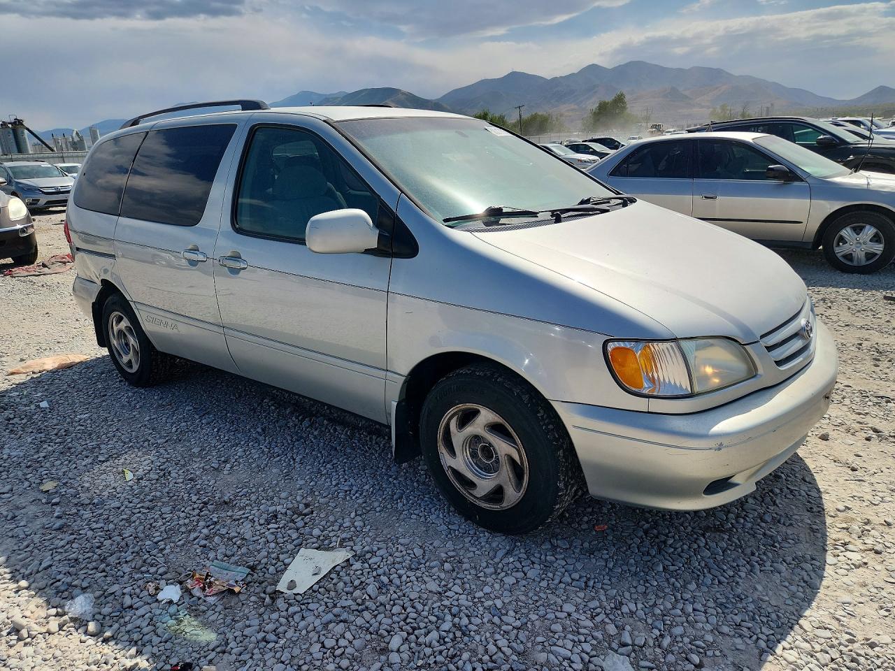 2003 Toyota Sienna Le Silver vin: 4T3ZF13C53U533043