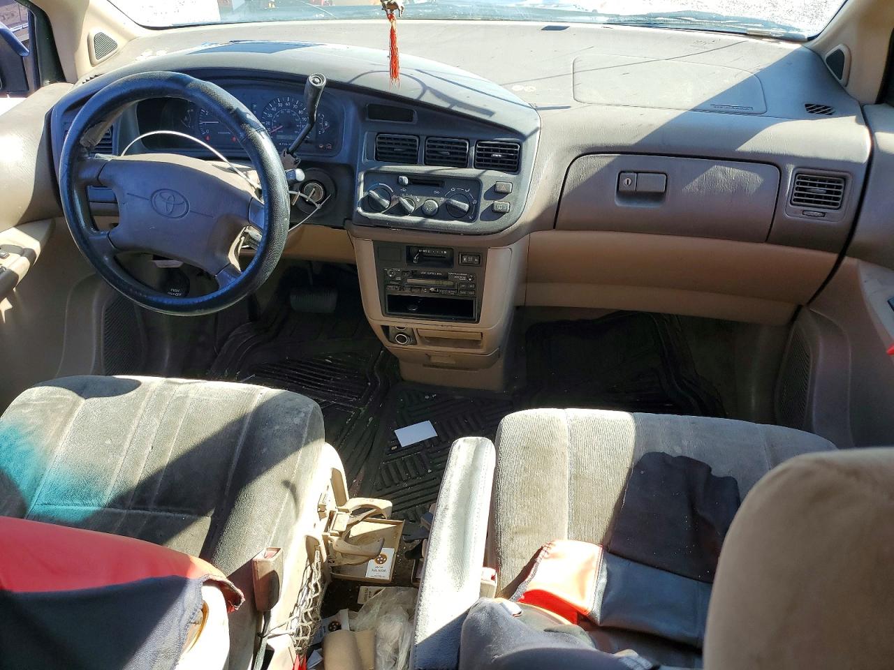 1998 Toyota Sienna Le Зеленый vin: 4T3ZF13C5WU025420