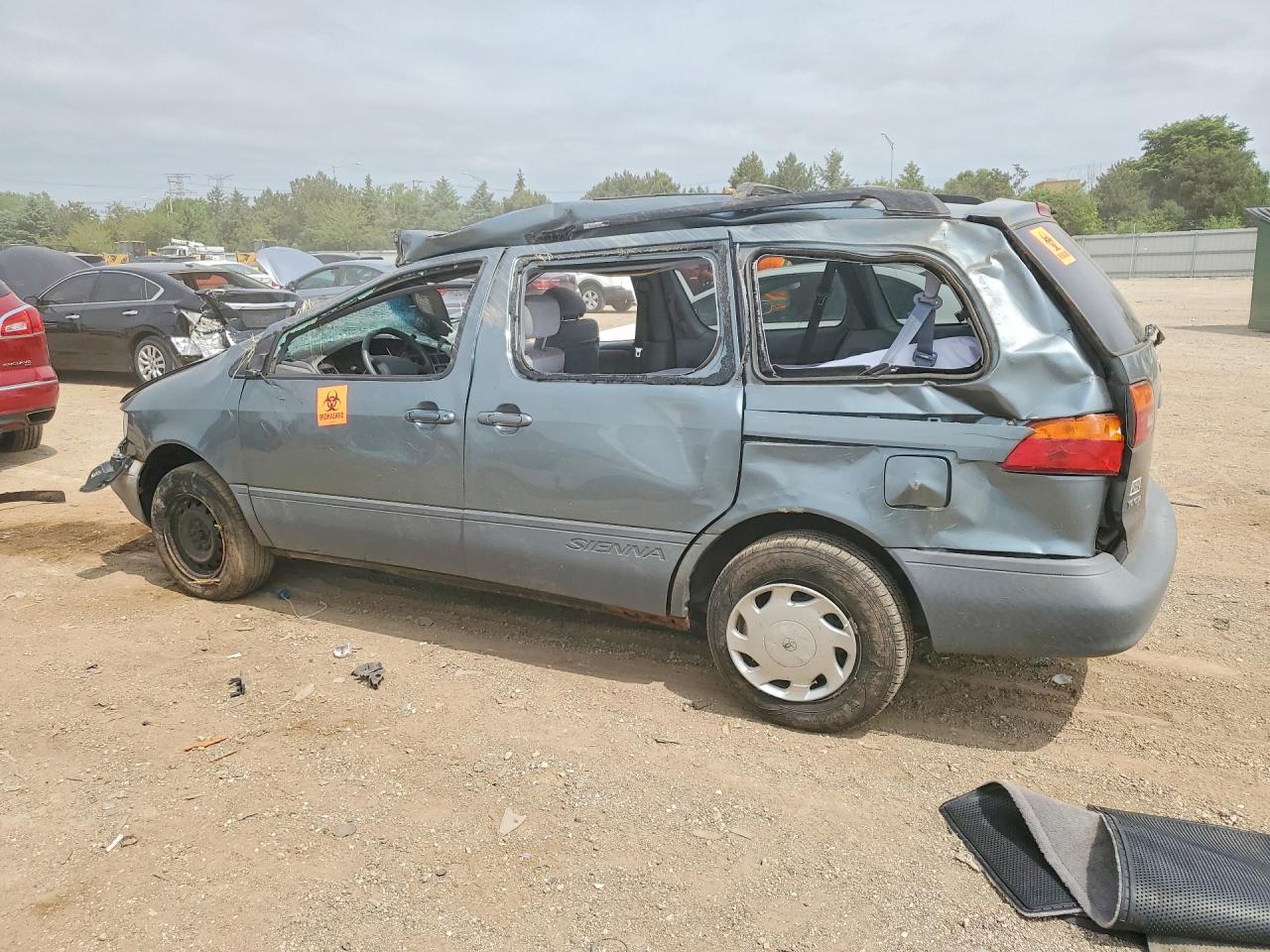 1998 Toyota Sienna Le Gray vin: 4T3ZF13C5WU067571