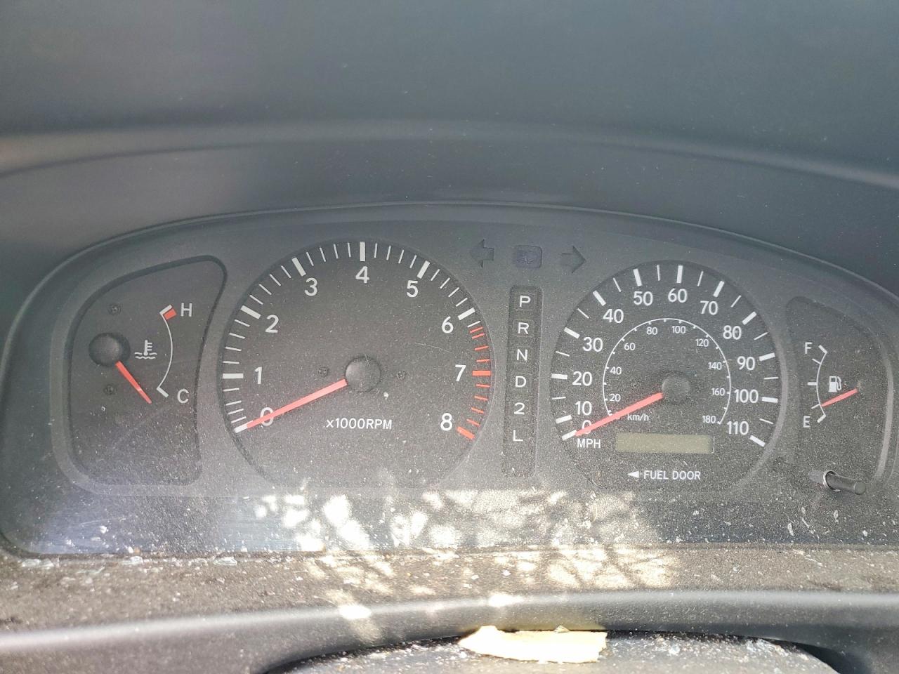 1998 Toyota Sienna Le Gray vin: 4T3ZF13C5WU067571