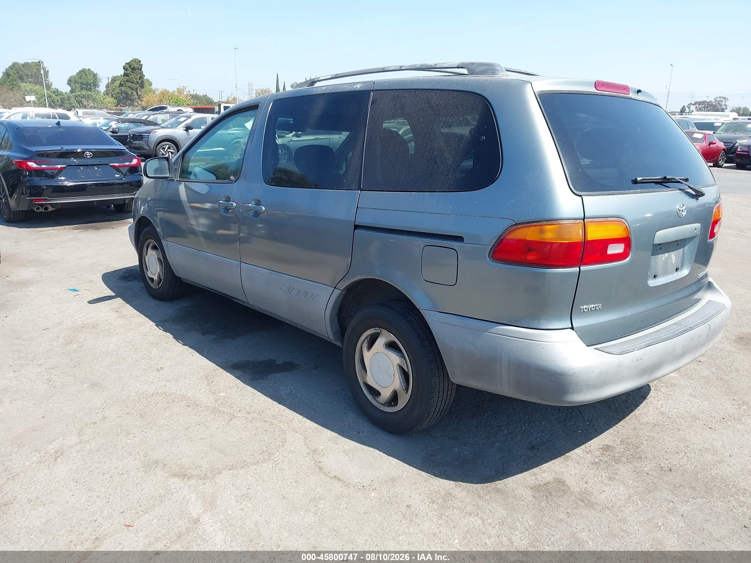 1999 Toyota Sienna Le Зеленый vin: 4T3ZF13C5XU127396