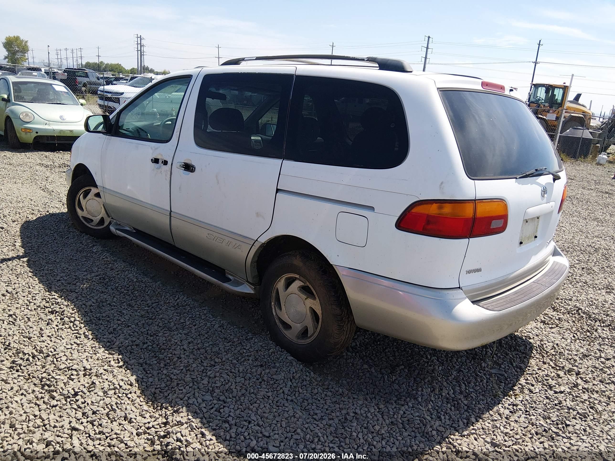 2000 Toyota Sienna Xle White vin: 4T3ZF13C5YU212983