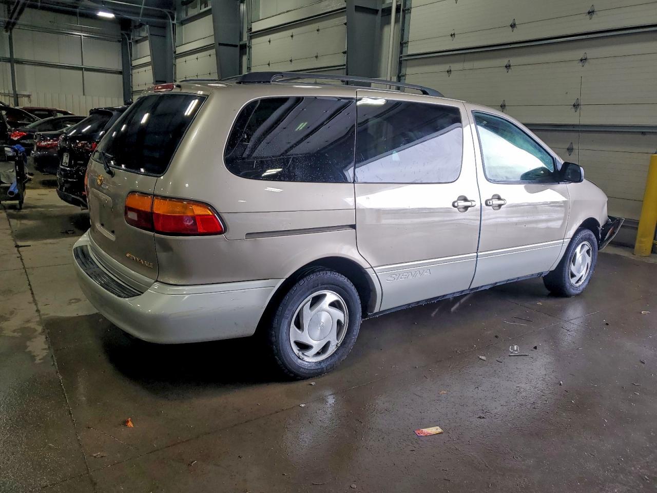 2000 Toyota Sienna Xle Tan vin: 4T3ZF13C5YU273685