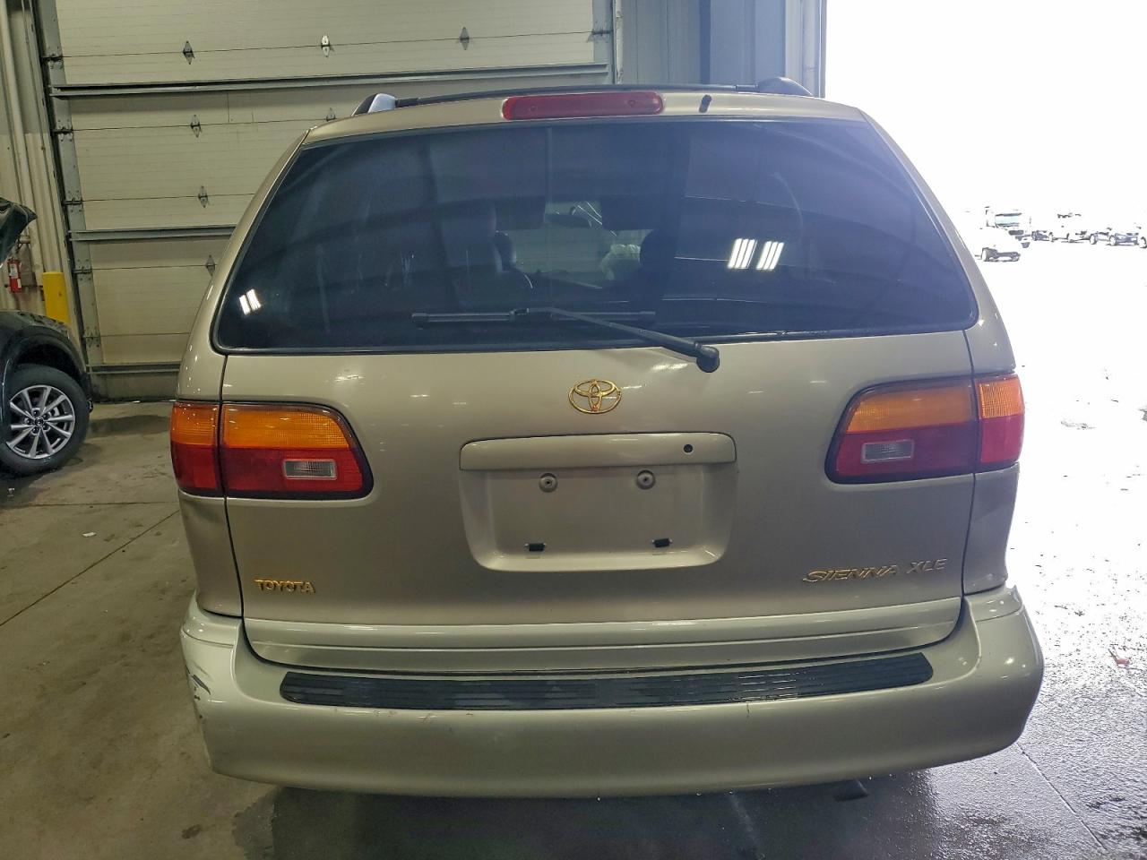 2000 Toyota Sienna Xle Tan vin: 4T3ZF13C5YU273685