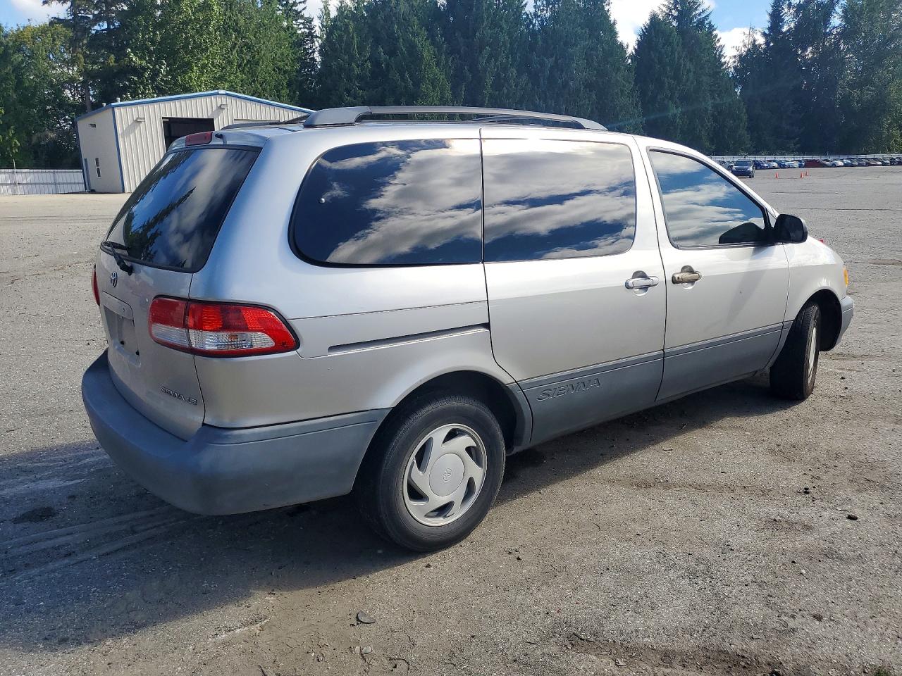 2001 Toyota Sienna Le Серебряный vin: 4T3ZF13C61U333611