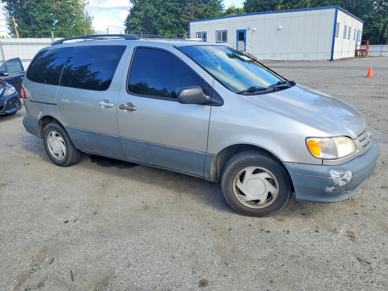 2001 Toyota Sienna Le Серебряный vin: 4T3ZF13C61U333611