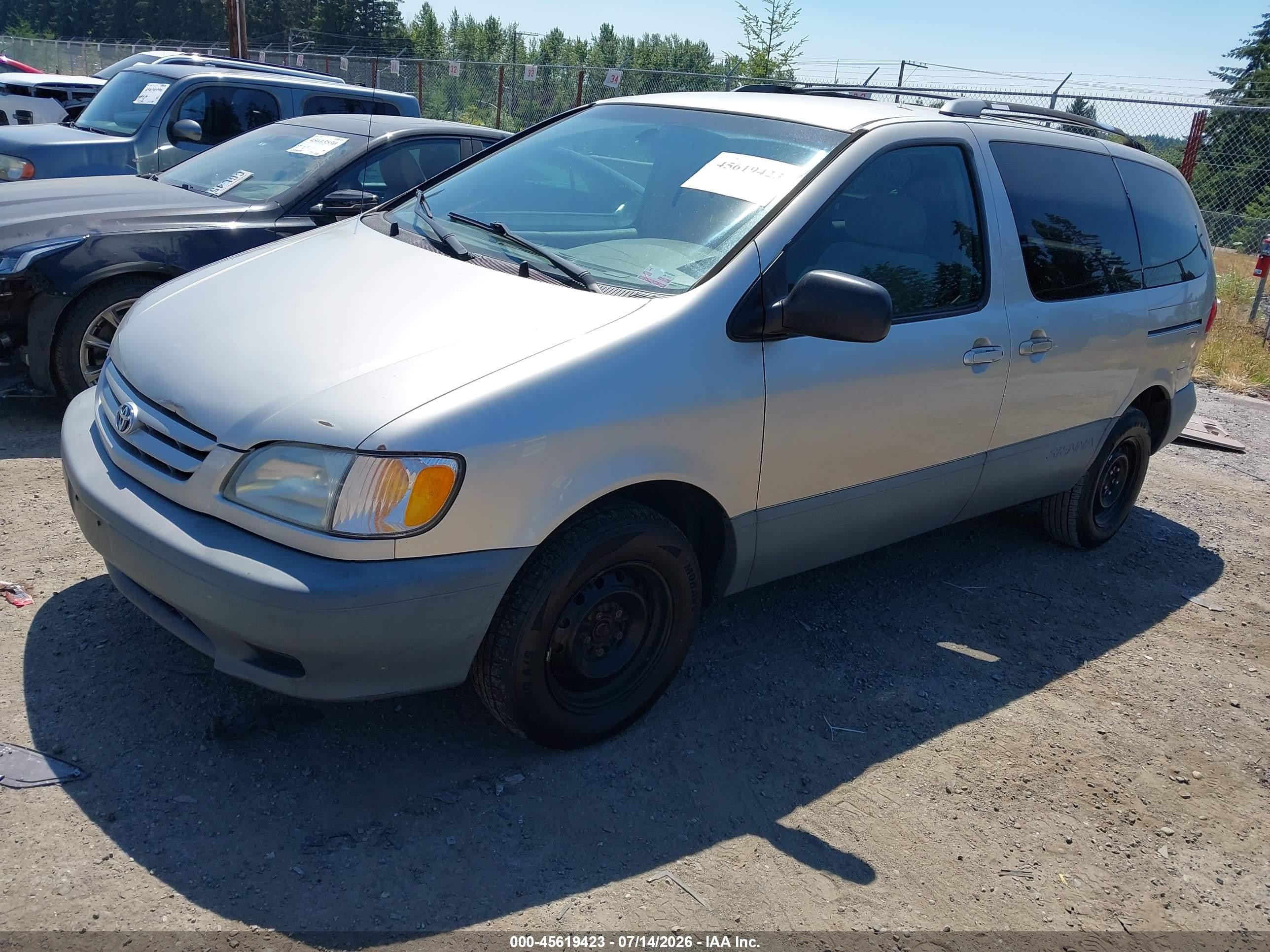 2001 Toyota Sienna Le Silver vin: 4T3ZF13C61U356581