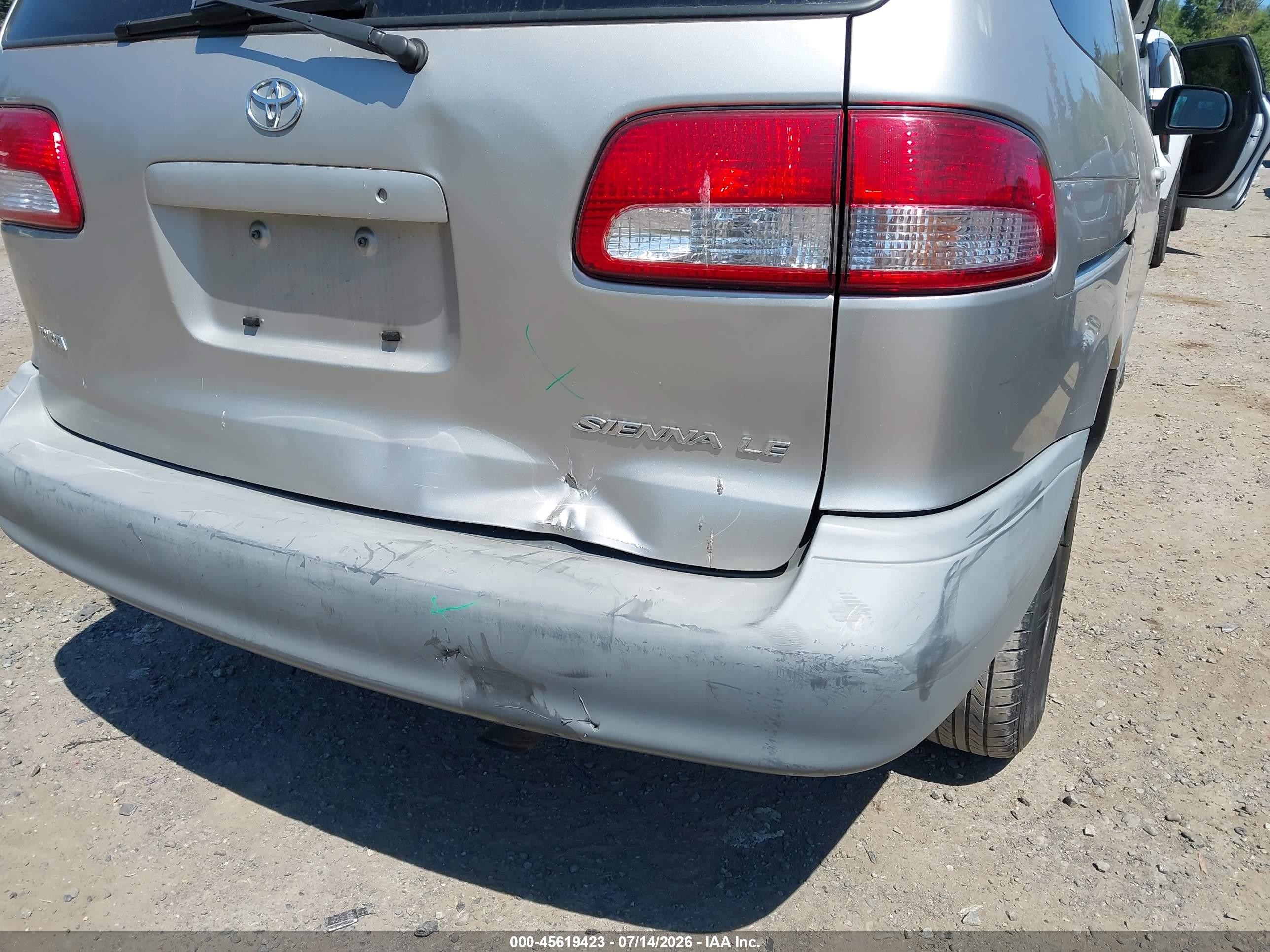 2001 Toyota Sienna Le Silver vin: 4T3ZF13C61U356581