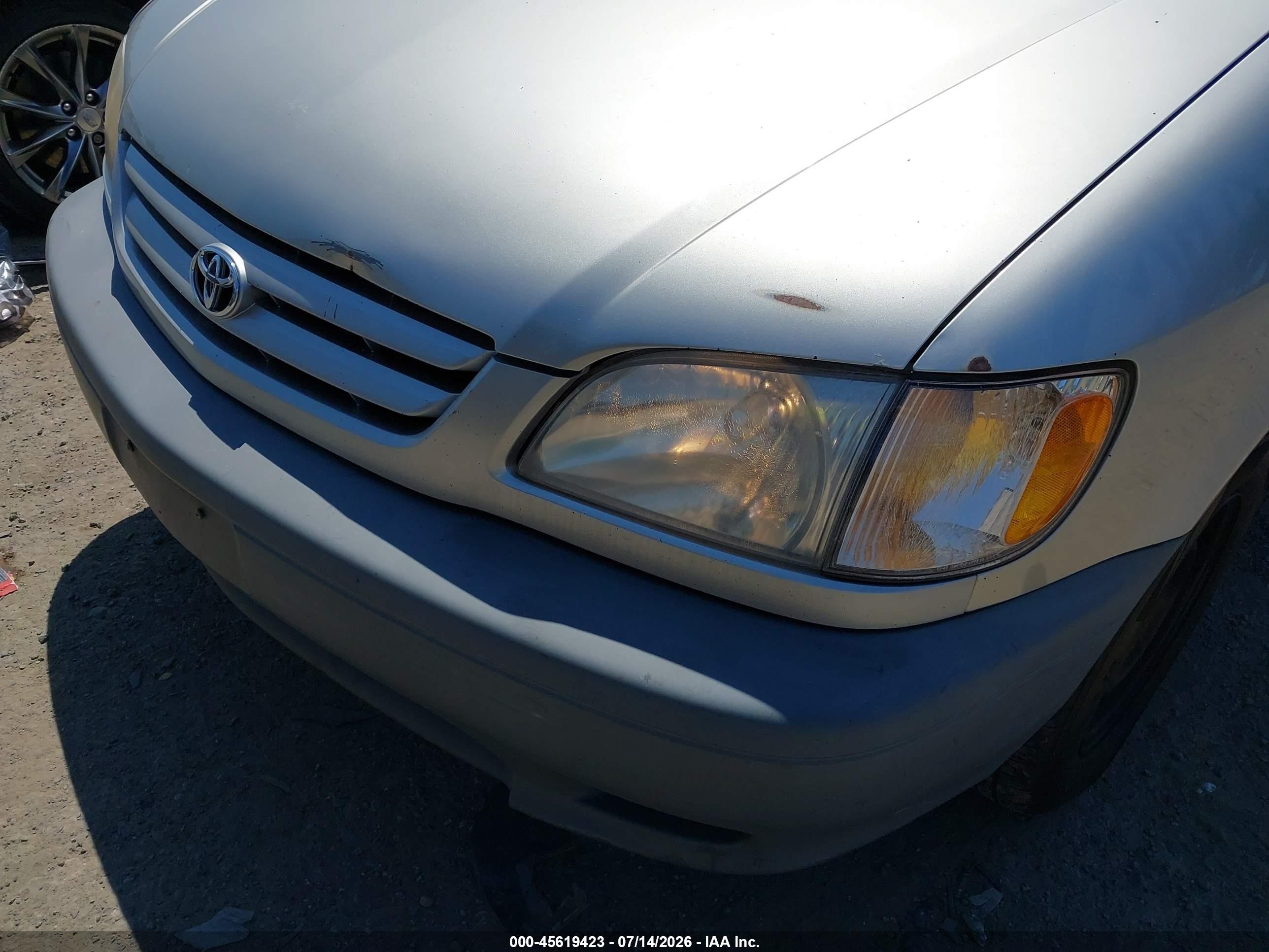 2001 Toyota Sienna Le Silver vin: 4T3ZF13C61U356581