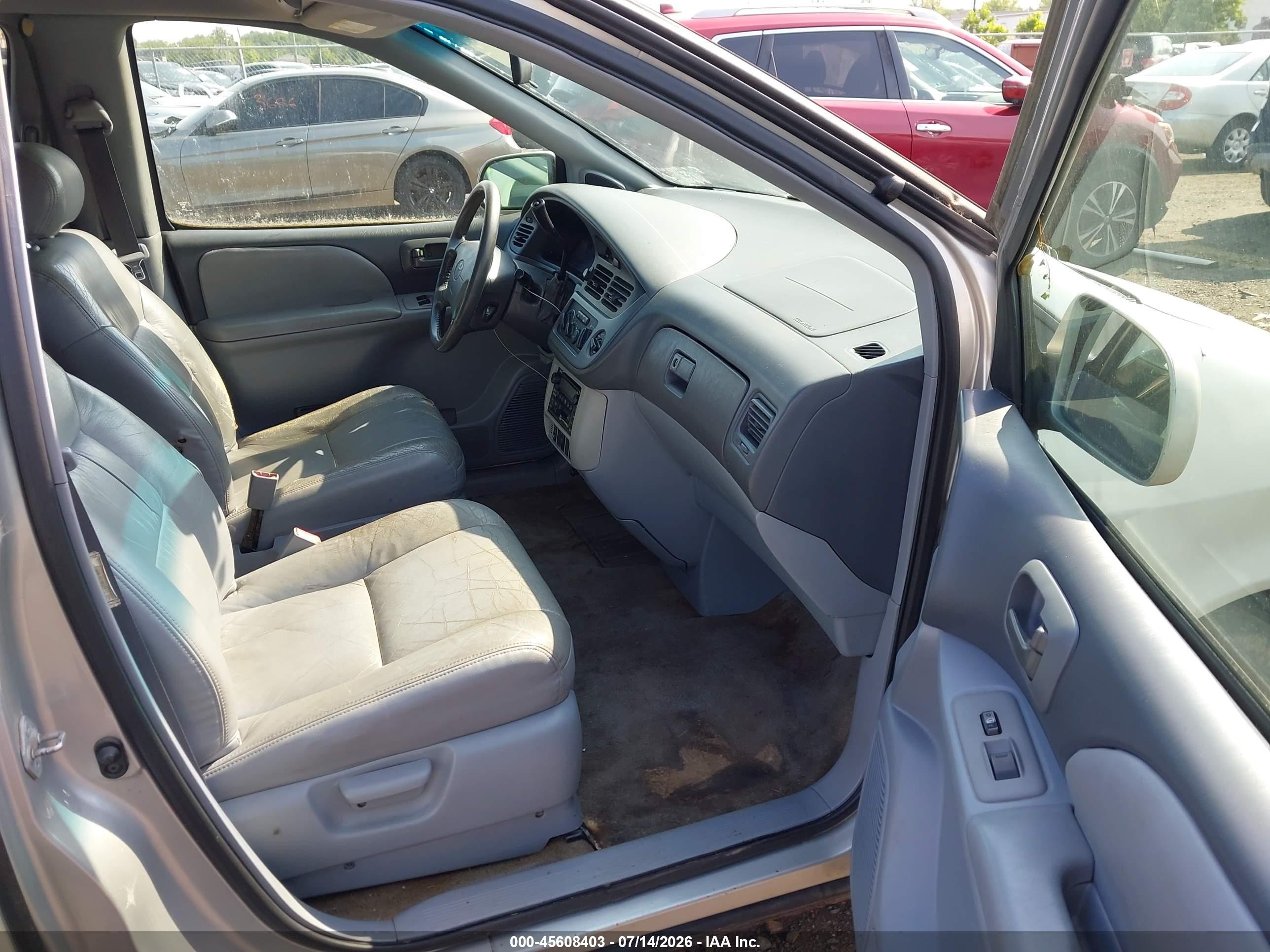 2002 Toyota Sienna Le/xle Silver vin: 4T3ZF13C62U462689