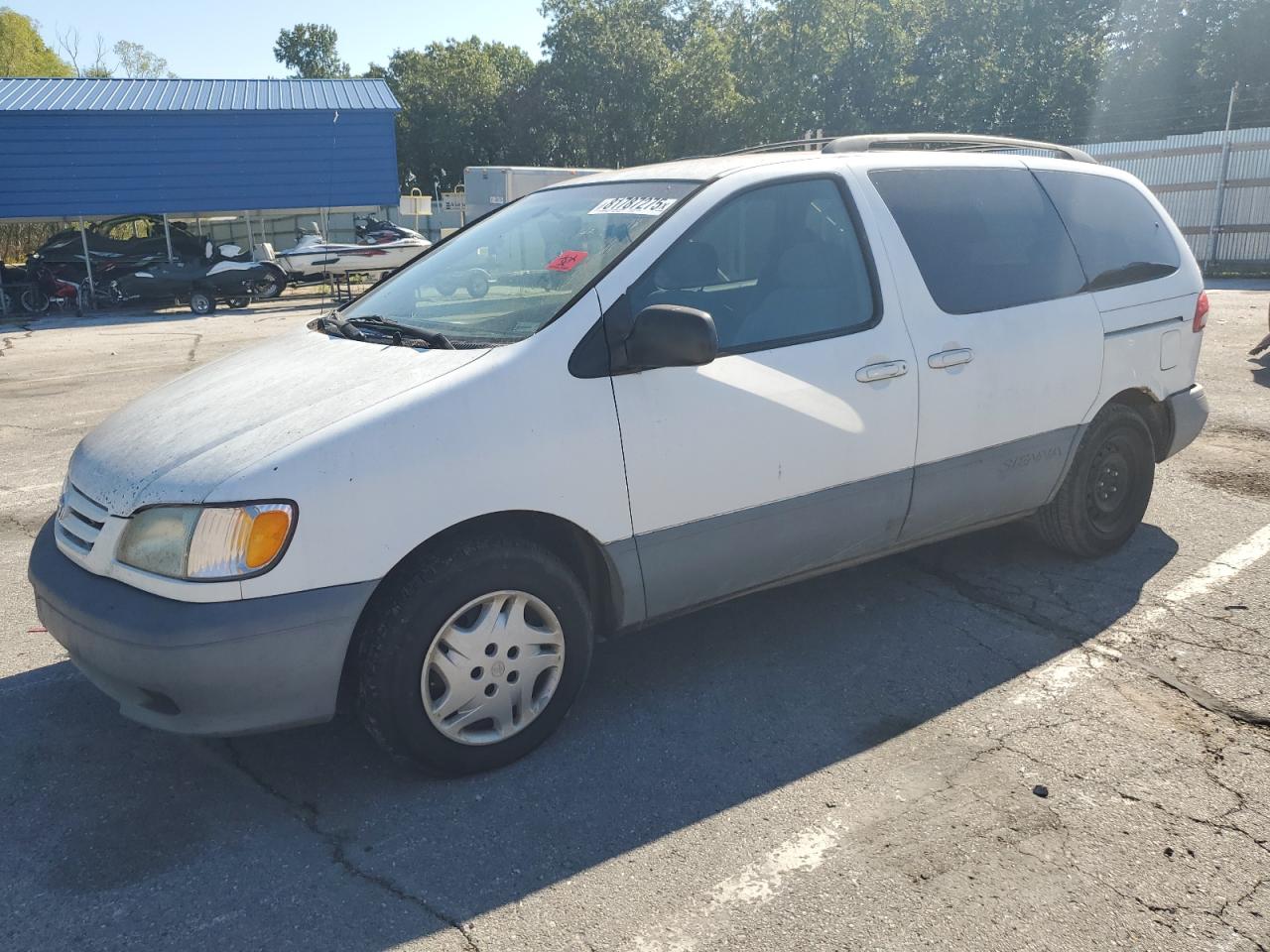 2002 Toyota Sienna Le White vin: 4T3ZF13C62U501619