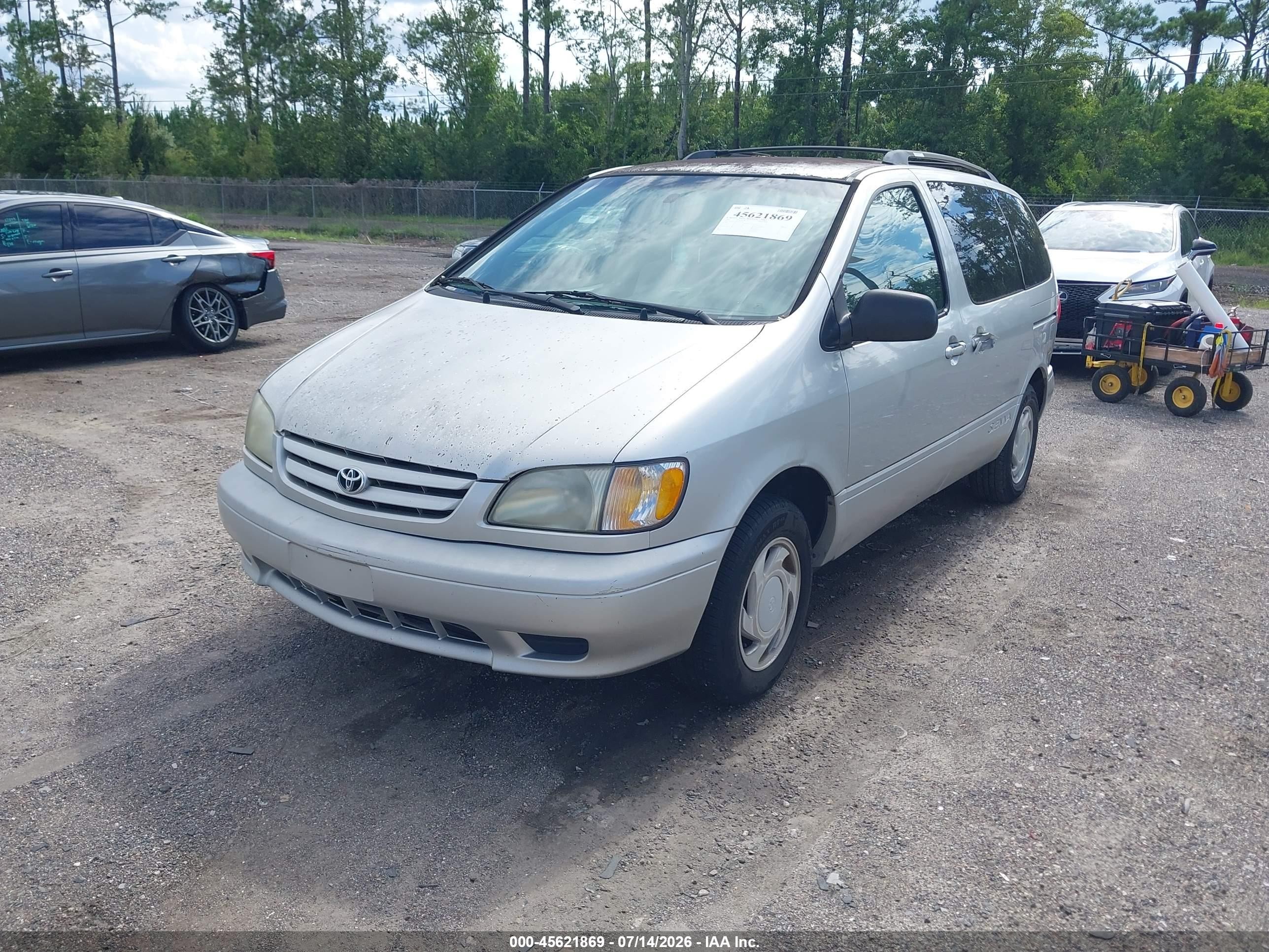2002 Toyota Sienna Le Silver vin: 4T3ZF13C62U507596