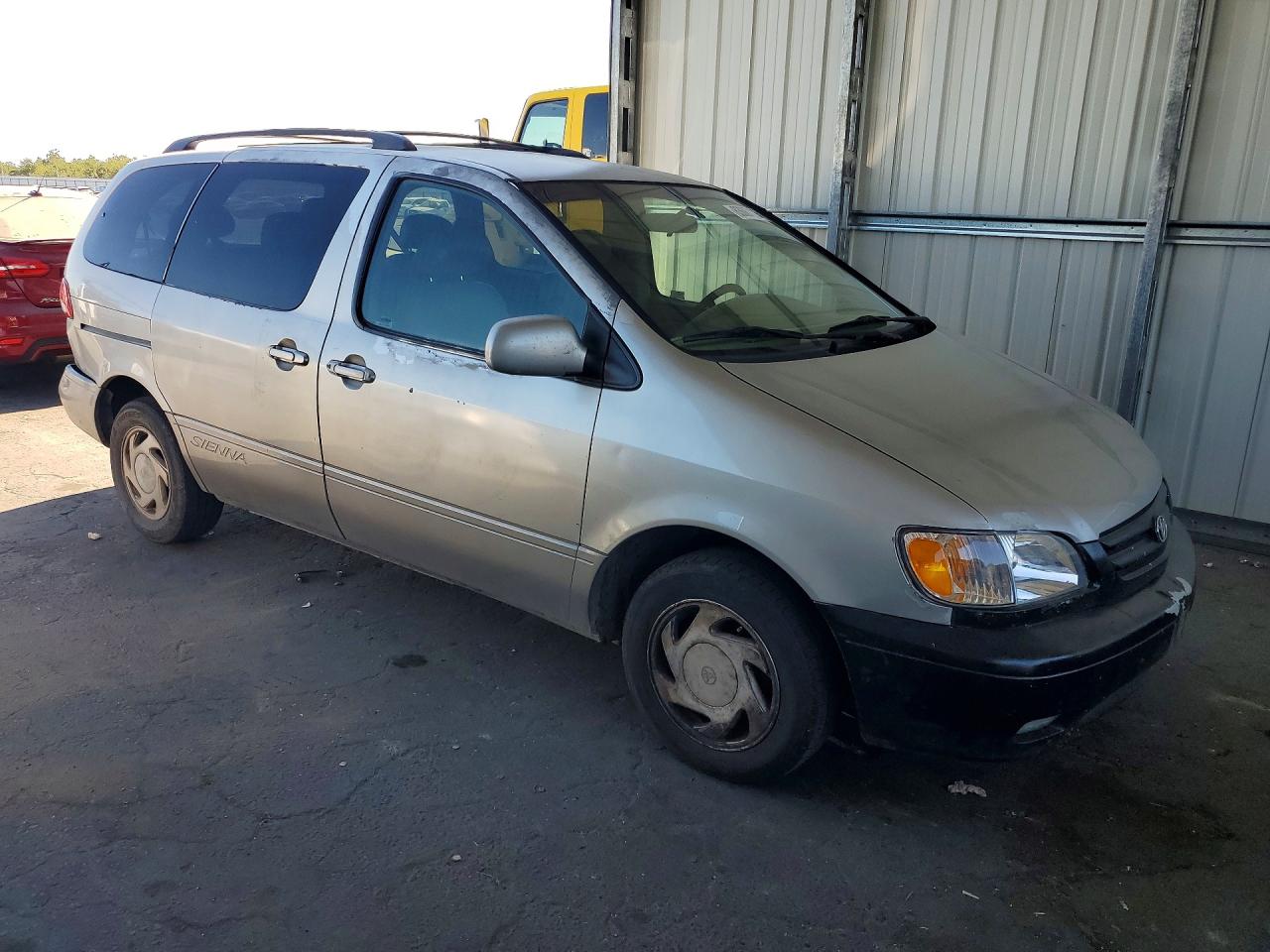 2003 Toyota Sienna Xle Tan vin: 4T3ZF13C63U518082