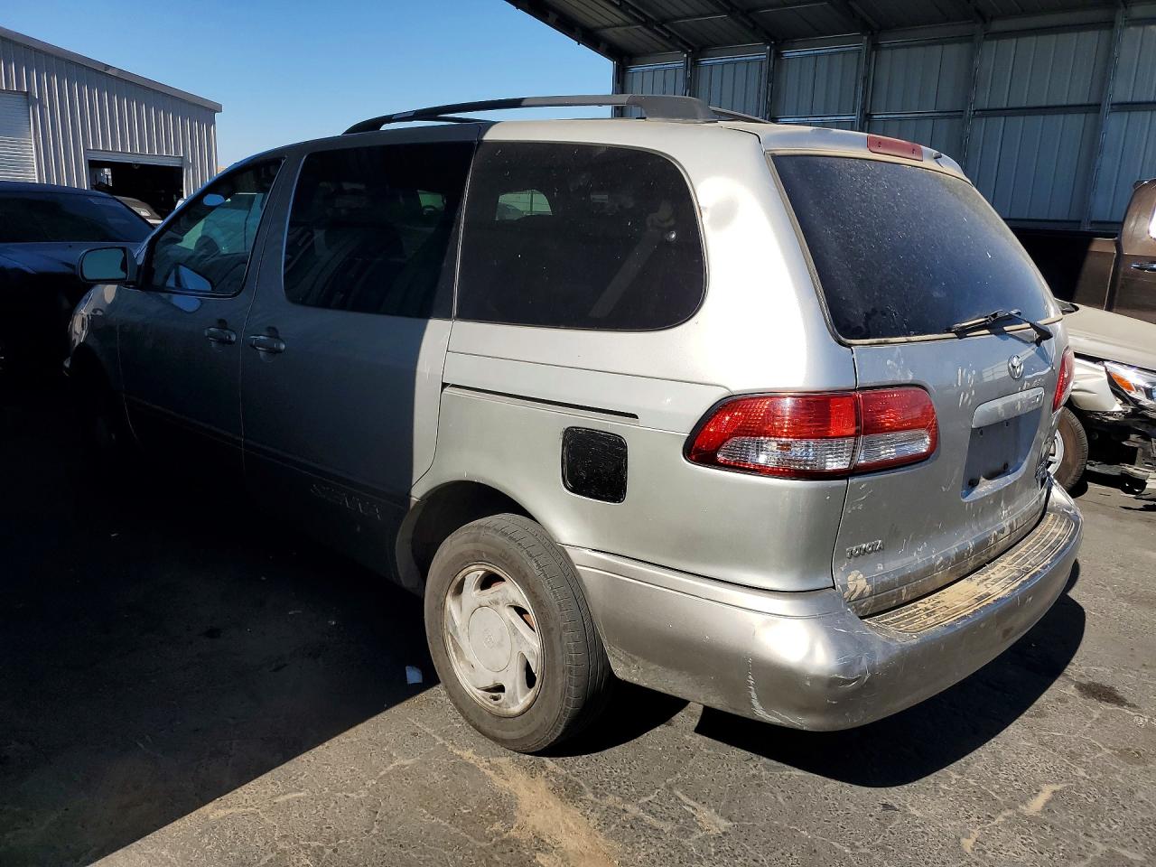 2003 Toyota Sienna Xle Tan vin: 4T3ZF13C63U518082