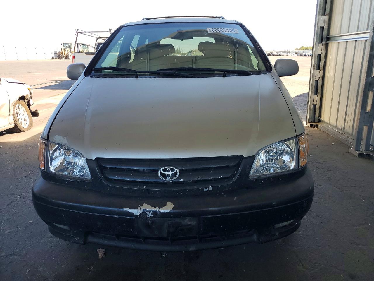 2003 Toyota Sienna Xle Tan vin: 4T3ZF13C63U518082