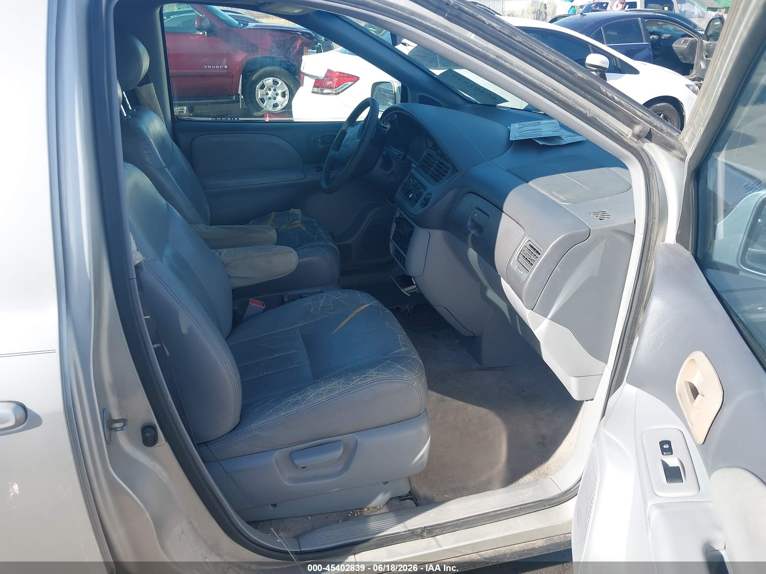 2003 Toyota Sienna Le Silver vin: 4T3ZF13C63U539126