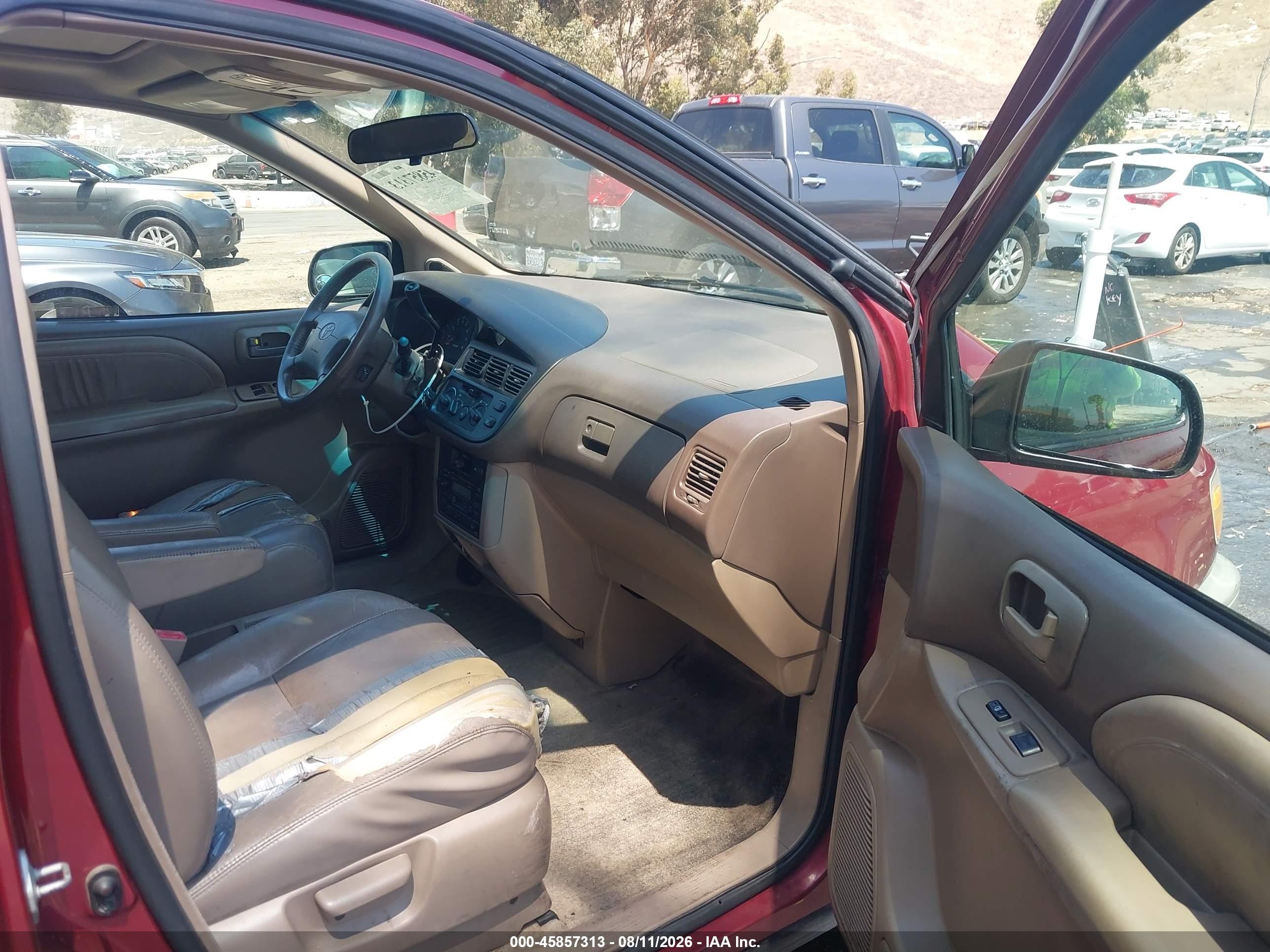 1998 Toyota Sienna Xle Red vin: 4T3ZF13C6WU048026