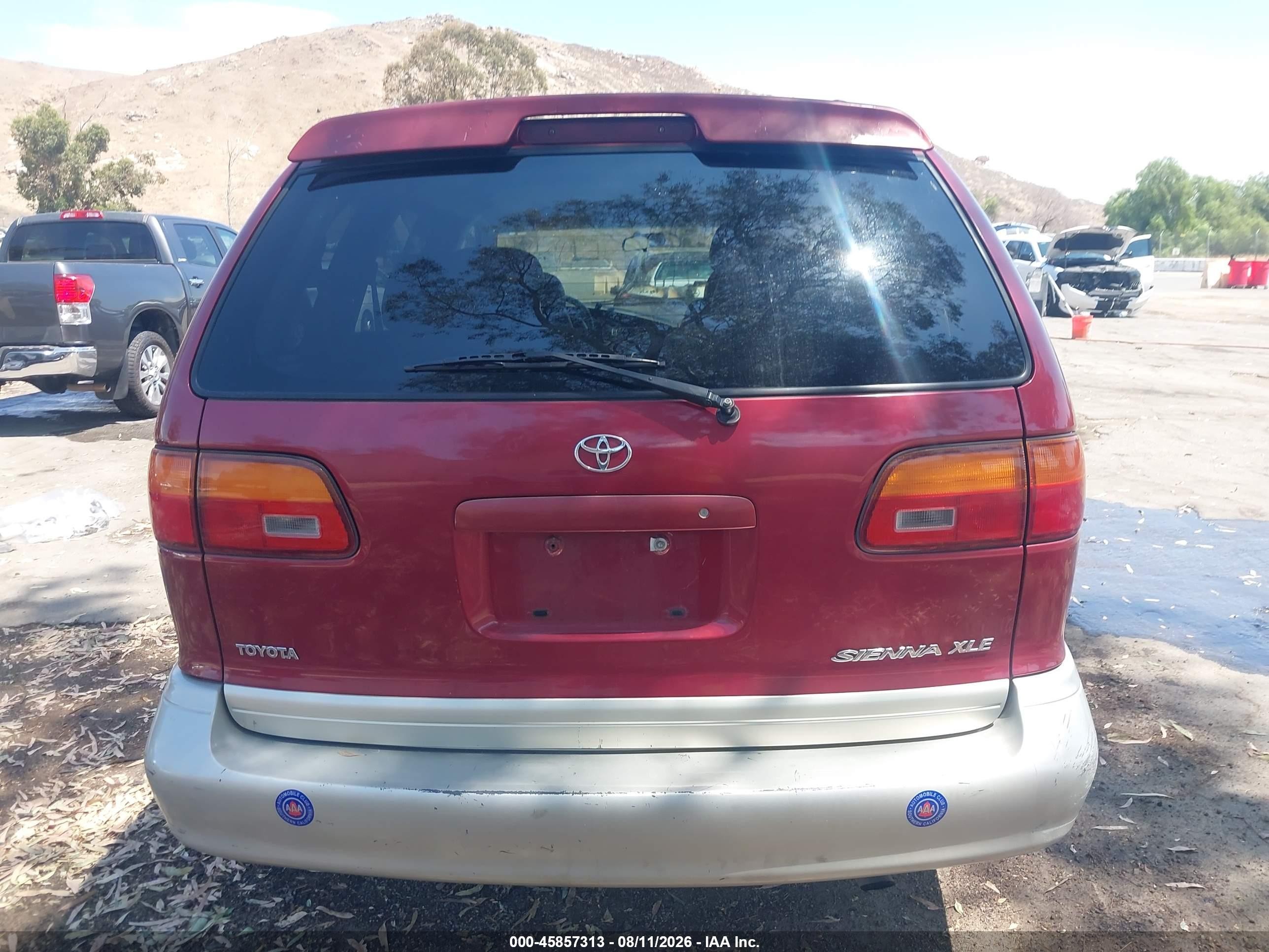 1998 Toyota Sienna Xle Red vin: 4T3ZF13C6WU048026
