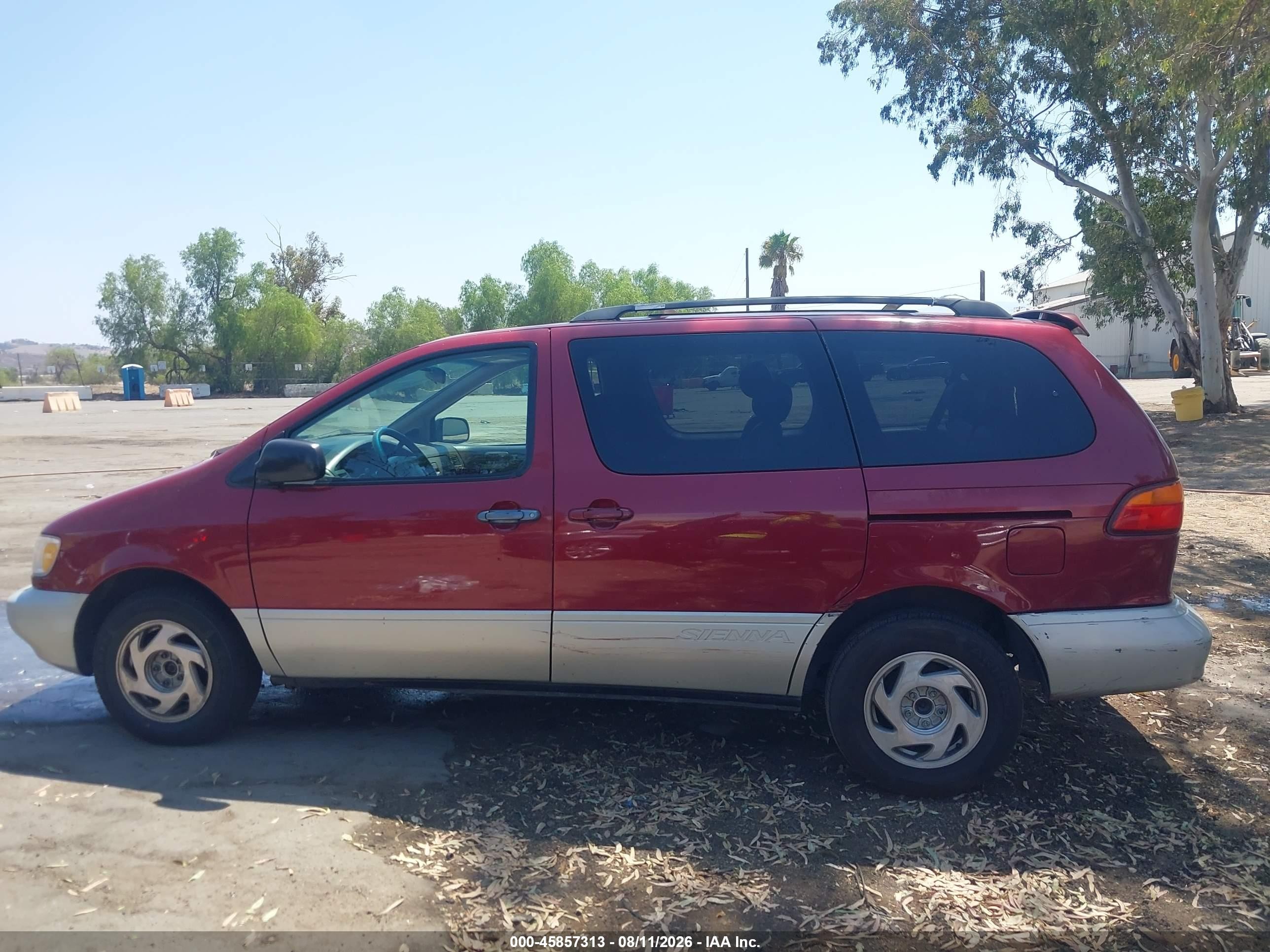 1998 Toyota Sienna Xle Red vin: 4T3ZF13C6WU048026