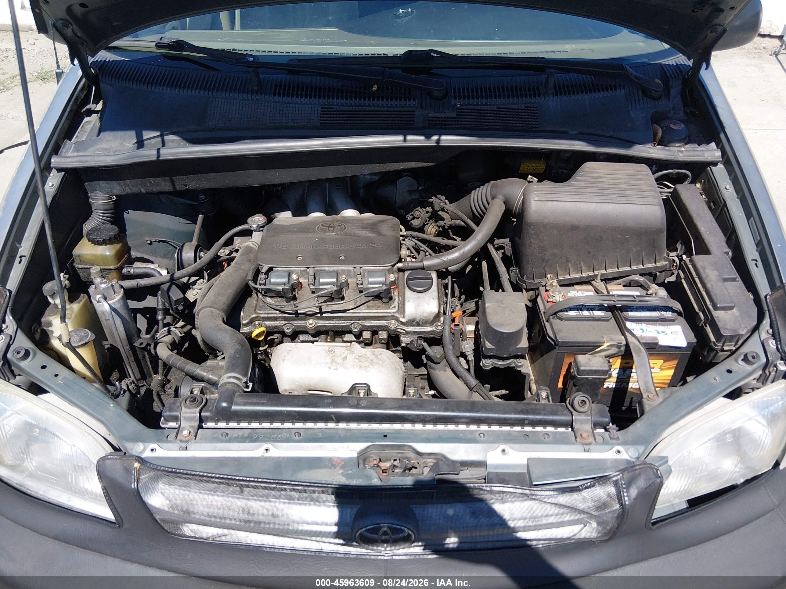 1998 Toyota Sienna Le Gray vin: 4T3ZF13C6WU059186